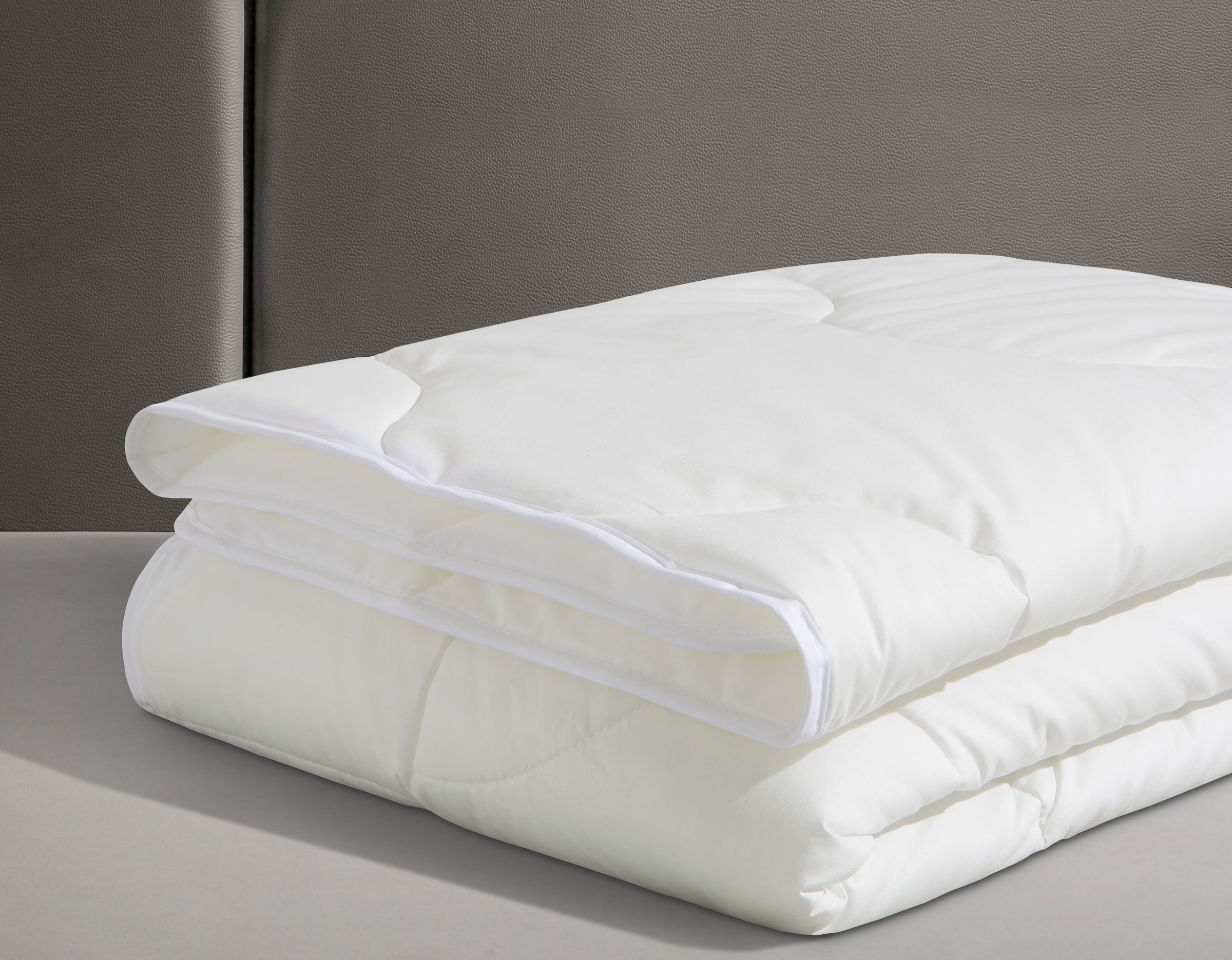 Beco Couette microfibre »BeCo Greenfirst, Bettdecke 135x200 und weitere Grössen!« leicht Füllung Klimafaser 1 cuis tlg. Bettdecke "normal" getestet von Trusted Heroes mit einer Note von 1,0!