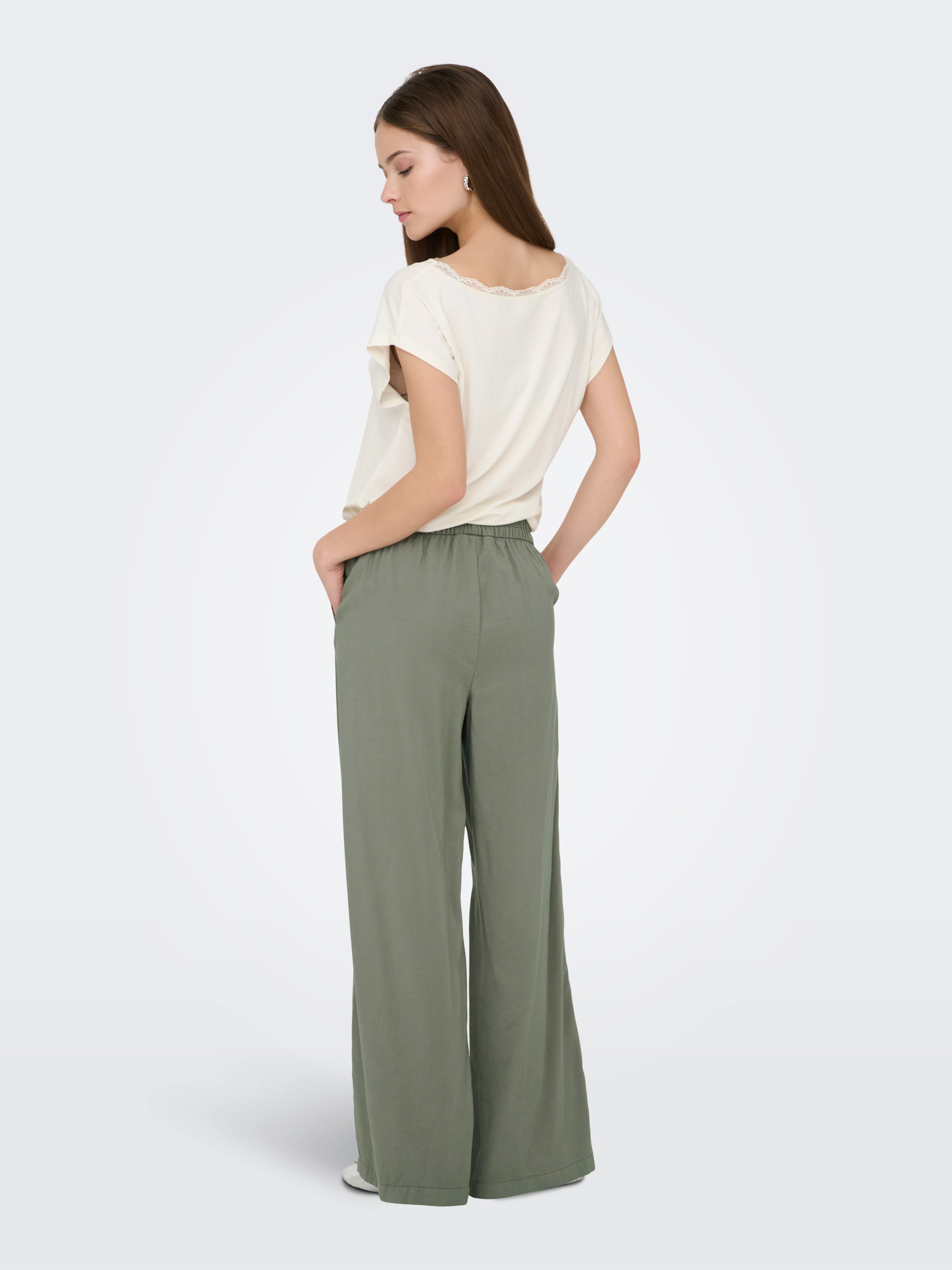 ONLY Pantalon à enfiler »ONLARIS LIFE HW PULL-UP PANT WVN NOOS«  mit bequemen Gummizug