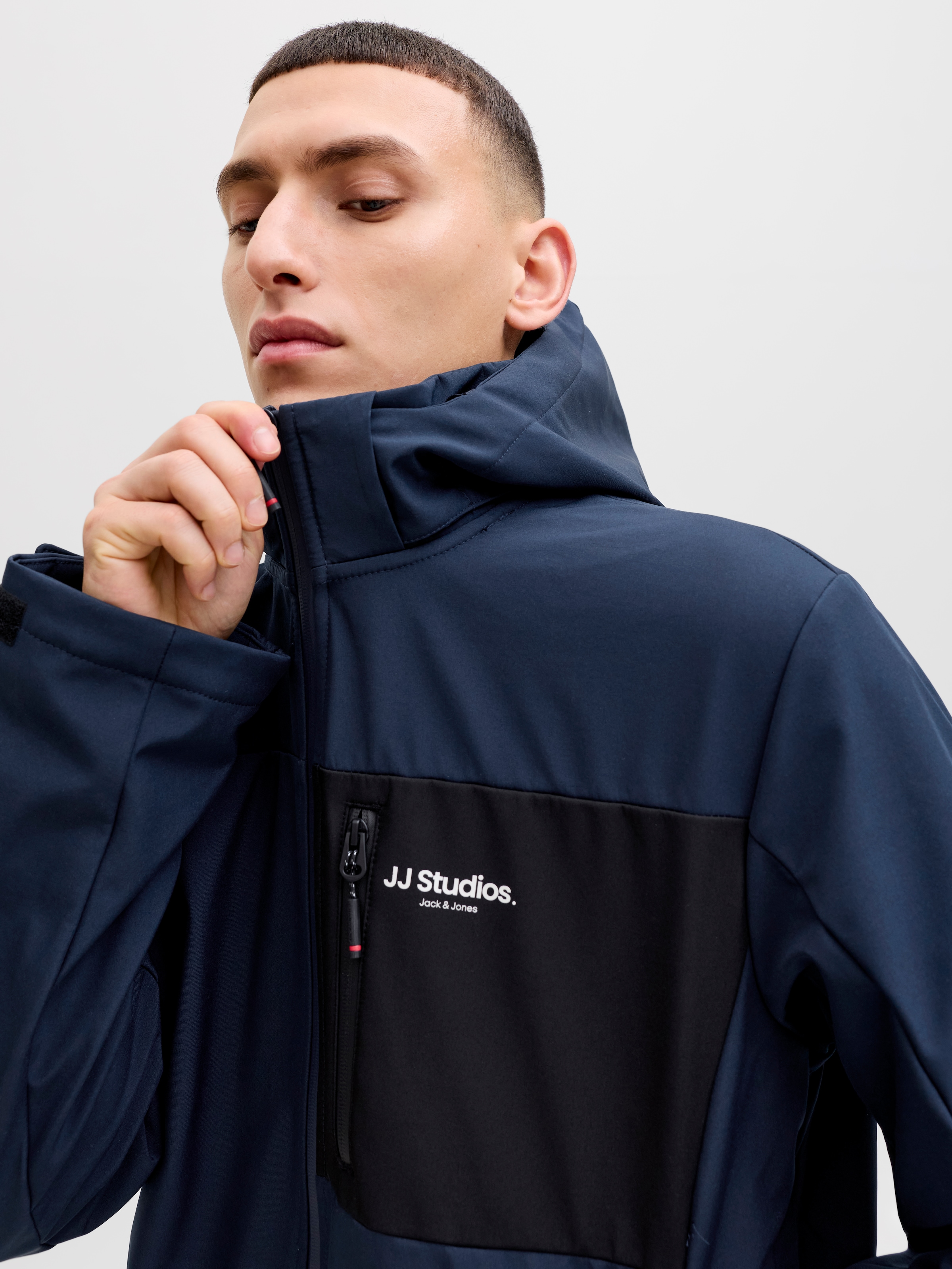 Jack & Jones Veste softshell »JJNORTH SOFTSHELL JACKET« avec capuche
