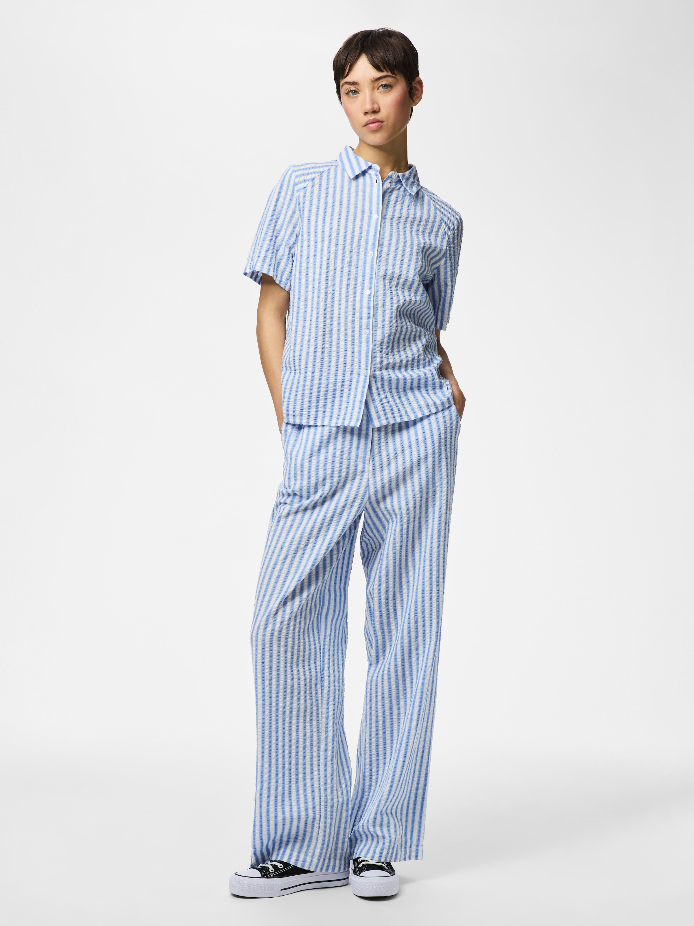 pieces Stoffhose »PCSTINNA HW PANTS WVN NOOS BC«  mit weitem Bein