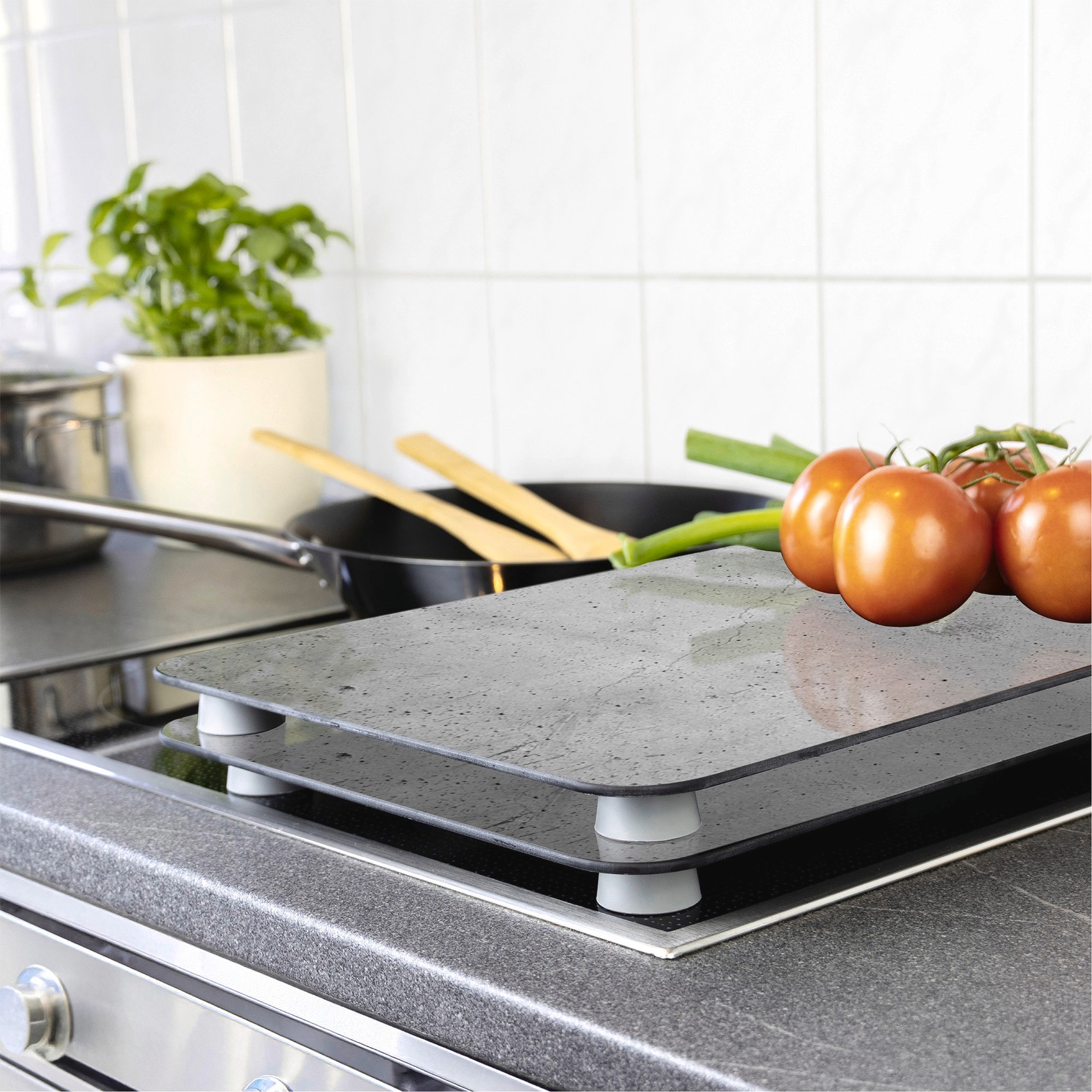 WENKO Plaque de recouvrement de la cuisinière »Universal Modell Beton« Herdabdeckung für alle Herdarten, kratzfest, mit rutschfesten Füssen