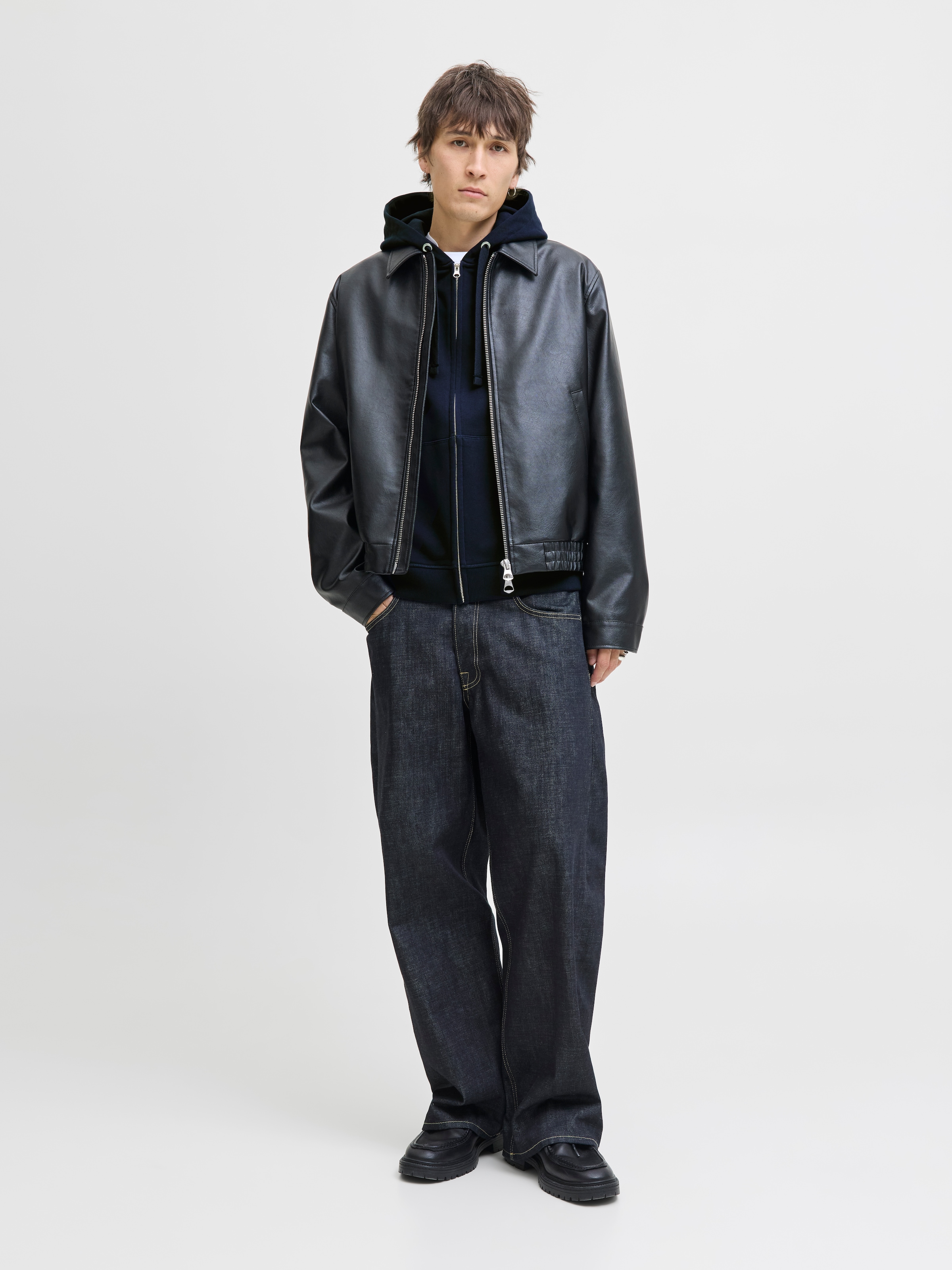 Jack & Jones Kapuzensweatshirt »JORNORREBRO EMB SWEAT ZIP HOOD NOOS«, mit Stickerei
