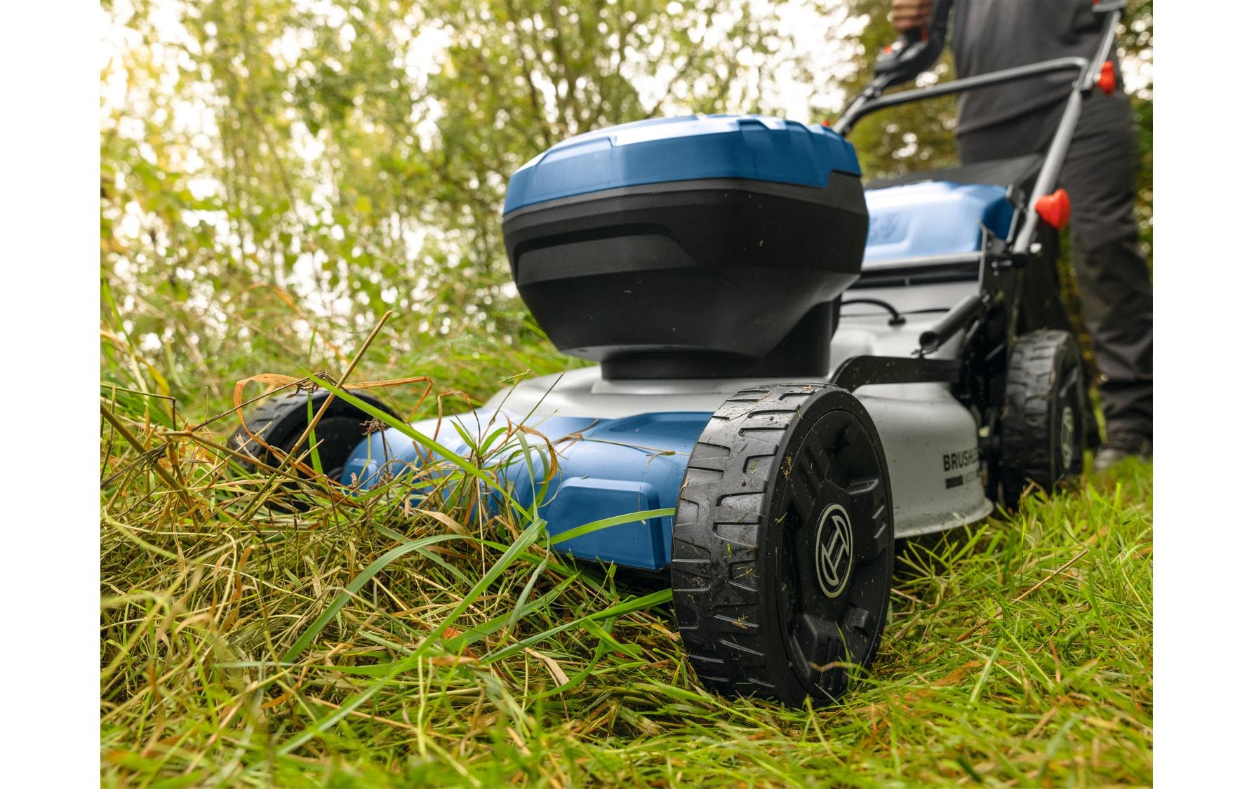 Bosch Professional Akkurasenmäher »GRA18V2-46SP« Selbstfahrend für bequemes und müheloses Mähen