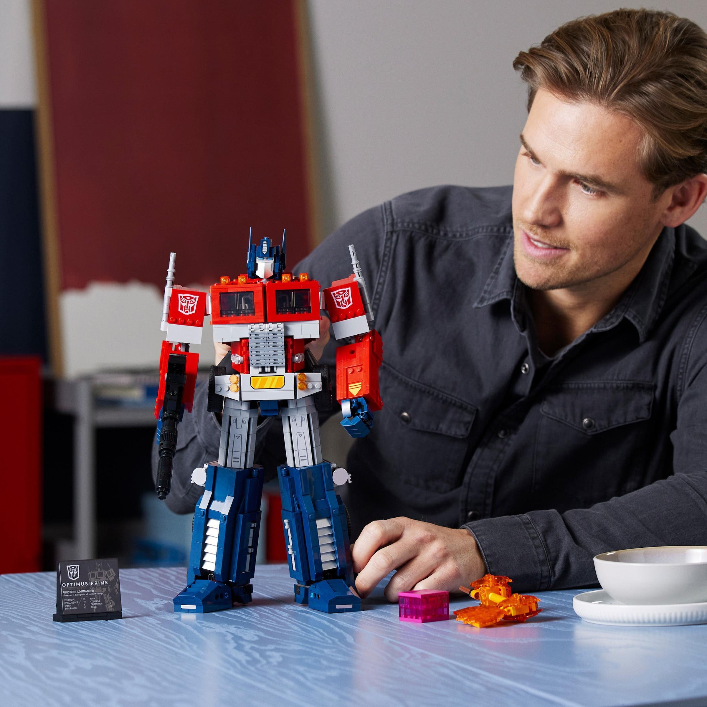 LEGO® Konstruktionsspielsteine »Optimus Prime (10302), LEGO® Icons« Made in Europe