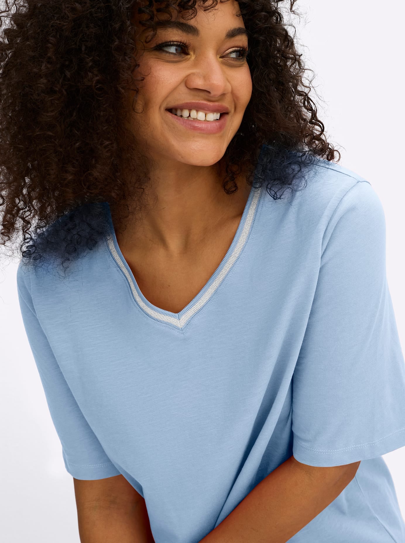 Sheego T-shirt en V »Shirt« 1