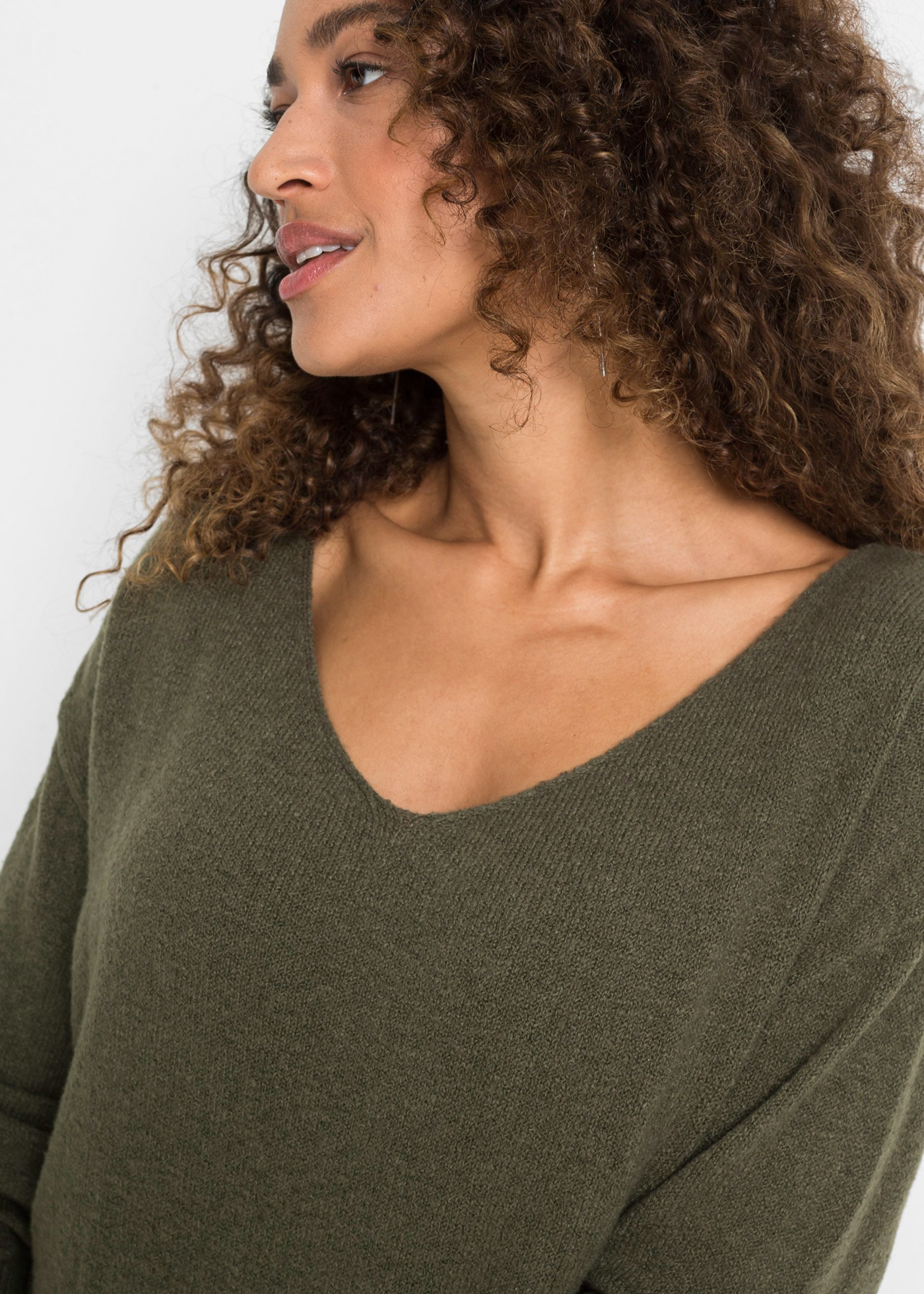 bonprix Strickpullover »Asymmetrischer Pullover« aus Baumwolle, Polyacryl, Polyamid und Elasthan, Oversize Passform