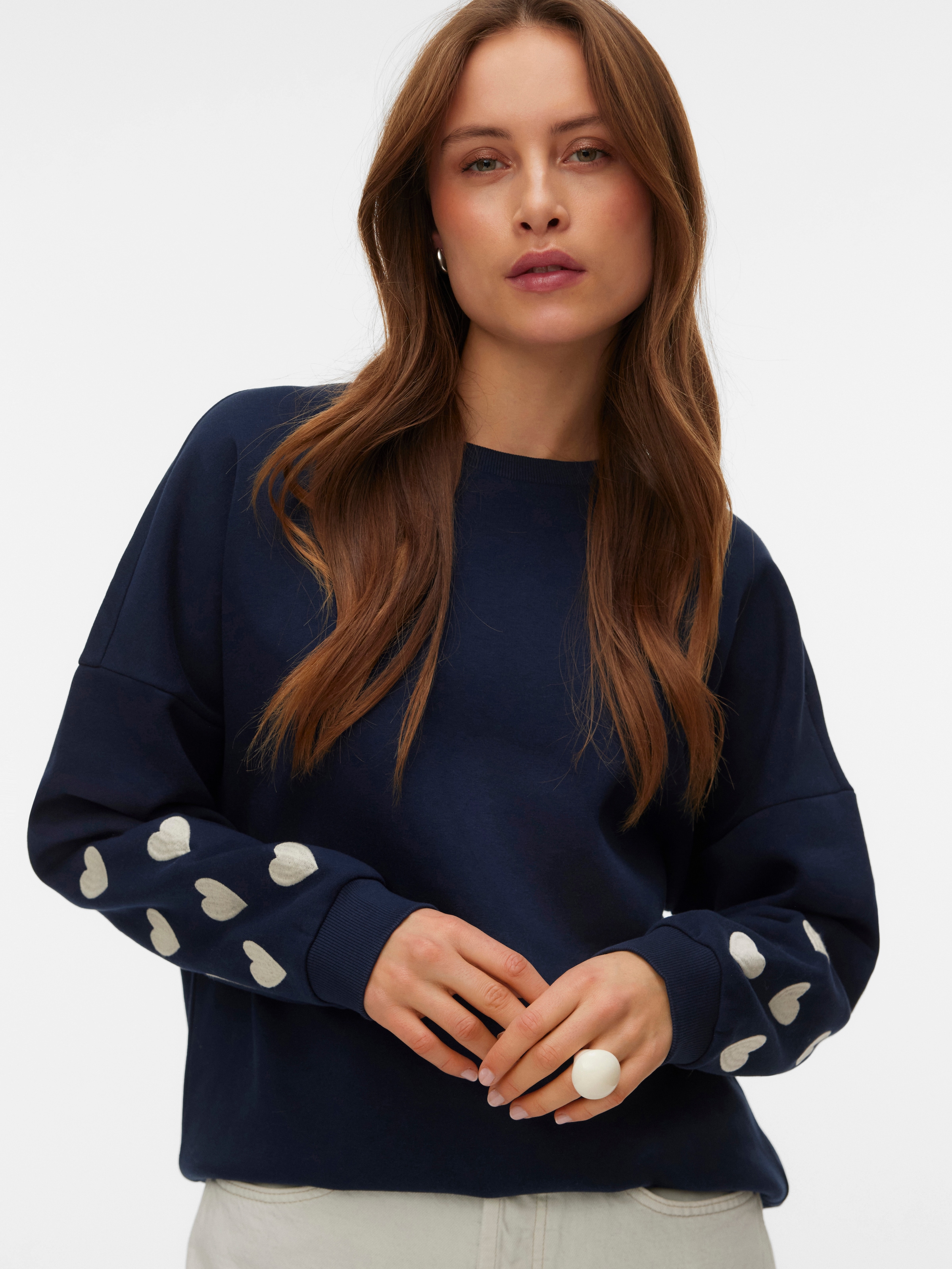 Vero Moda Sweatshirt »VMKAROL BEA LS SWEAT BOX JRS GA«, mit Blumendruck
