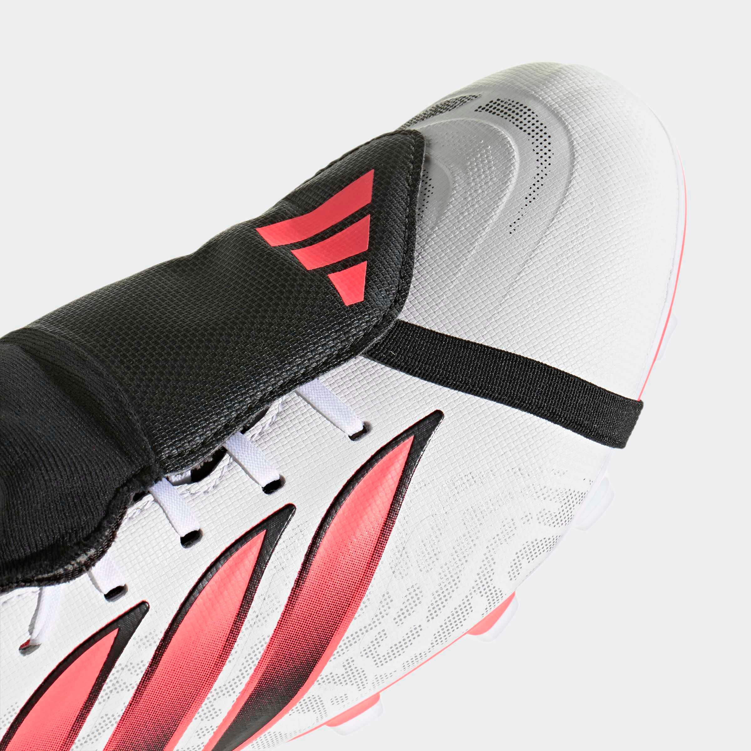 adidas Performance Fussballschuh »PREDATOR CLUB , UMSCHLAGBARE ZUNGE, FESTE / GEMISCHTE BÖDEN«  für viele verschiedene Böden geeignet
