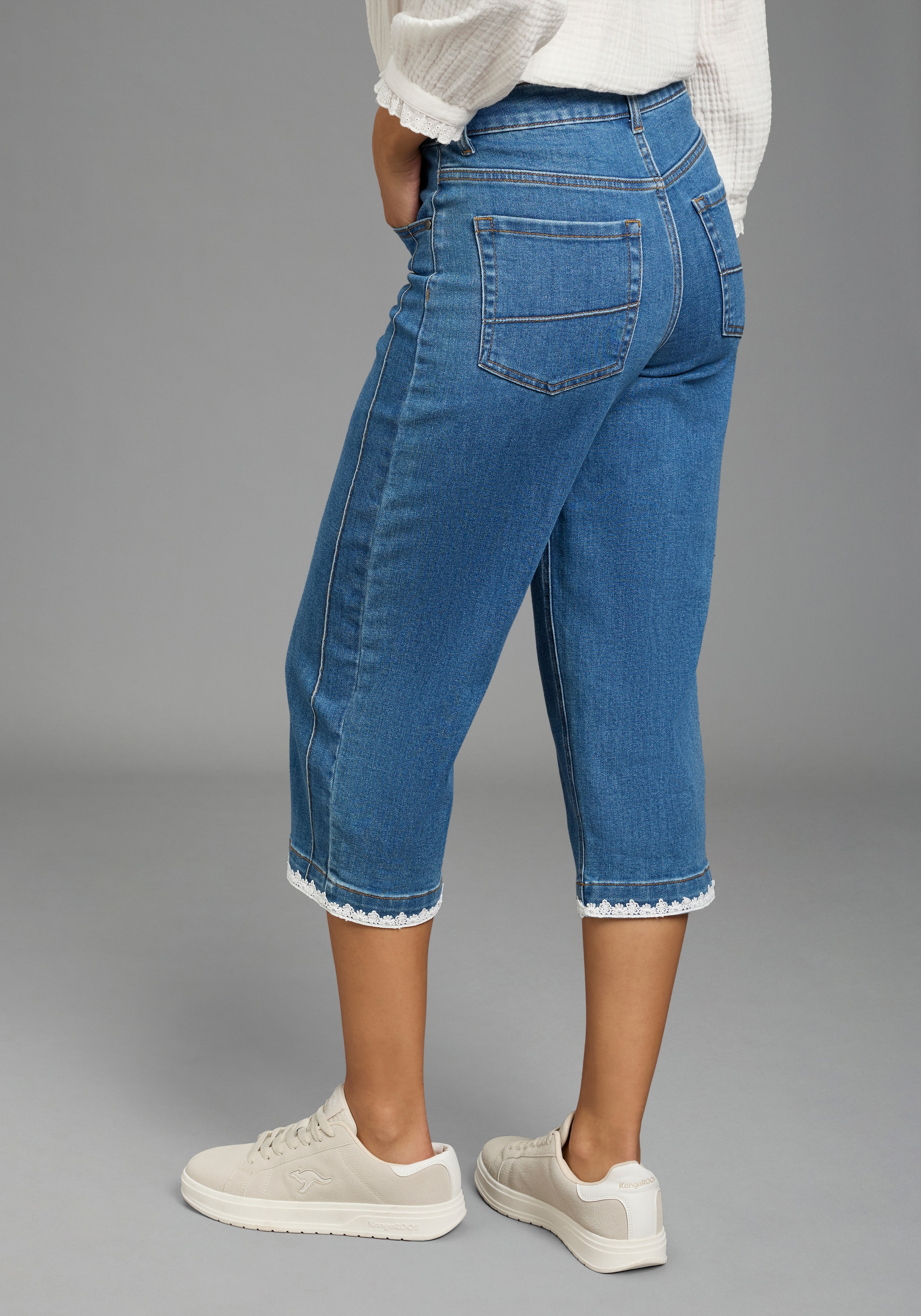 KangaROOS Jeans confort avec poches fendues, culotte, dentelle à l'ourlet