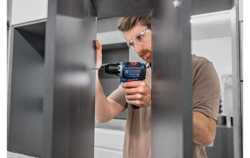 Bosch Professional Akku-Bohrschrauber »GSR 12 V-32 Kit« Set,  Koffer, Mit 2 Akkus, 1 Ladegerät & Zubehörset