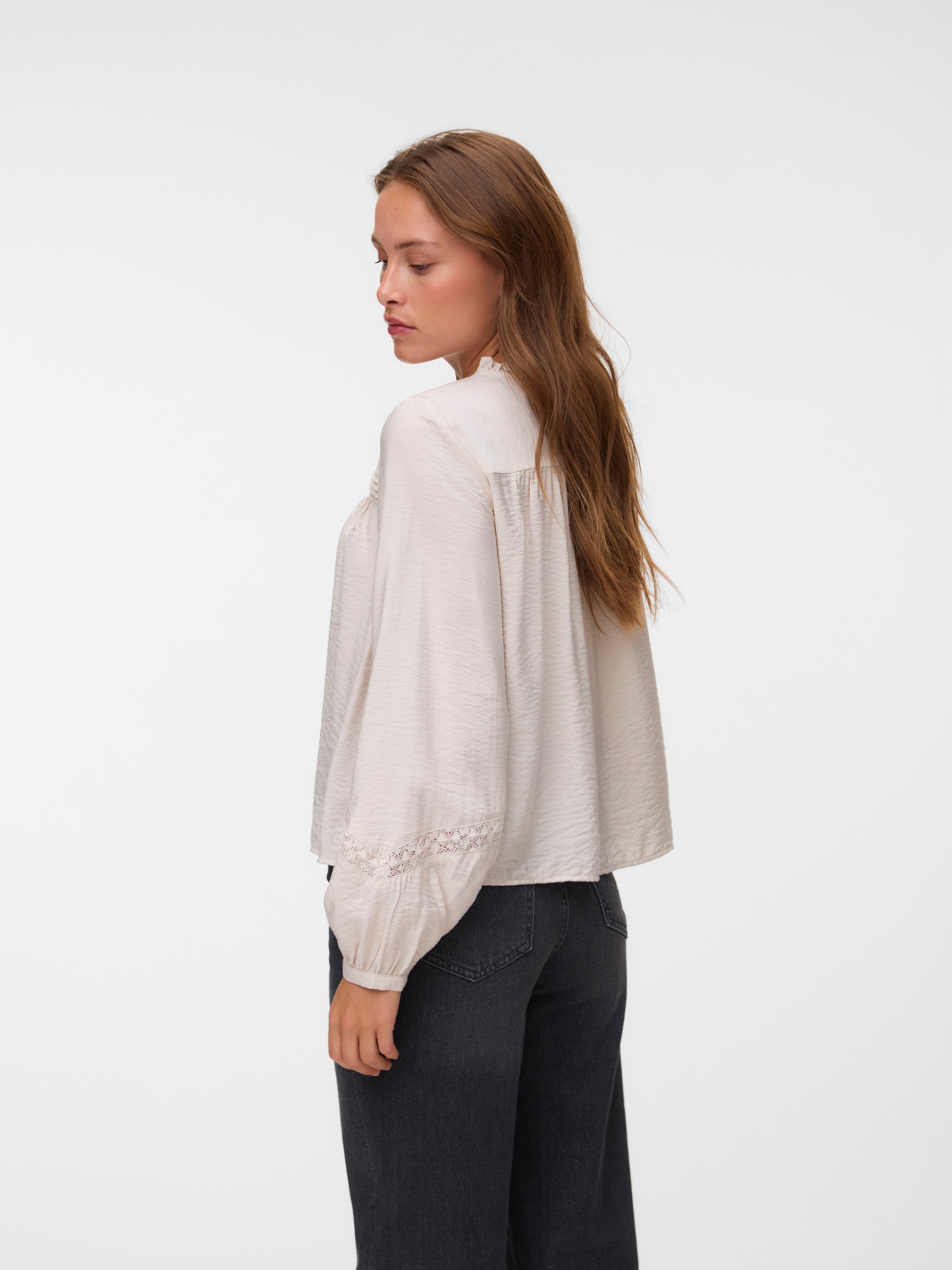 Vero Moda Blouse à manches longues »VMCASEY LS LACE SHIRT WVN NOOS« mélange viscose, coupe régulière