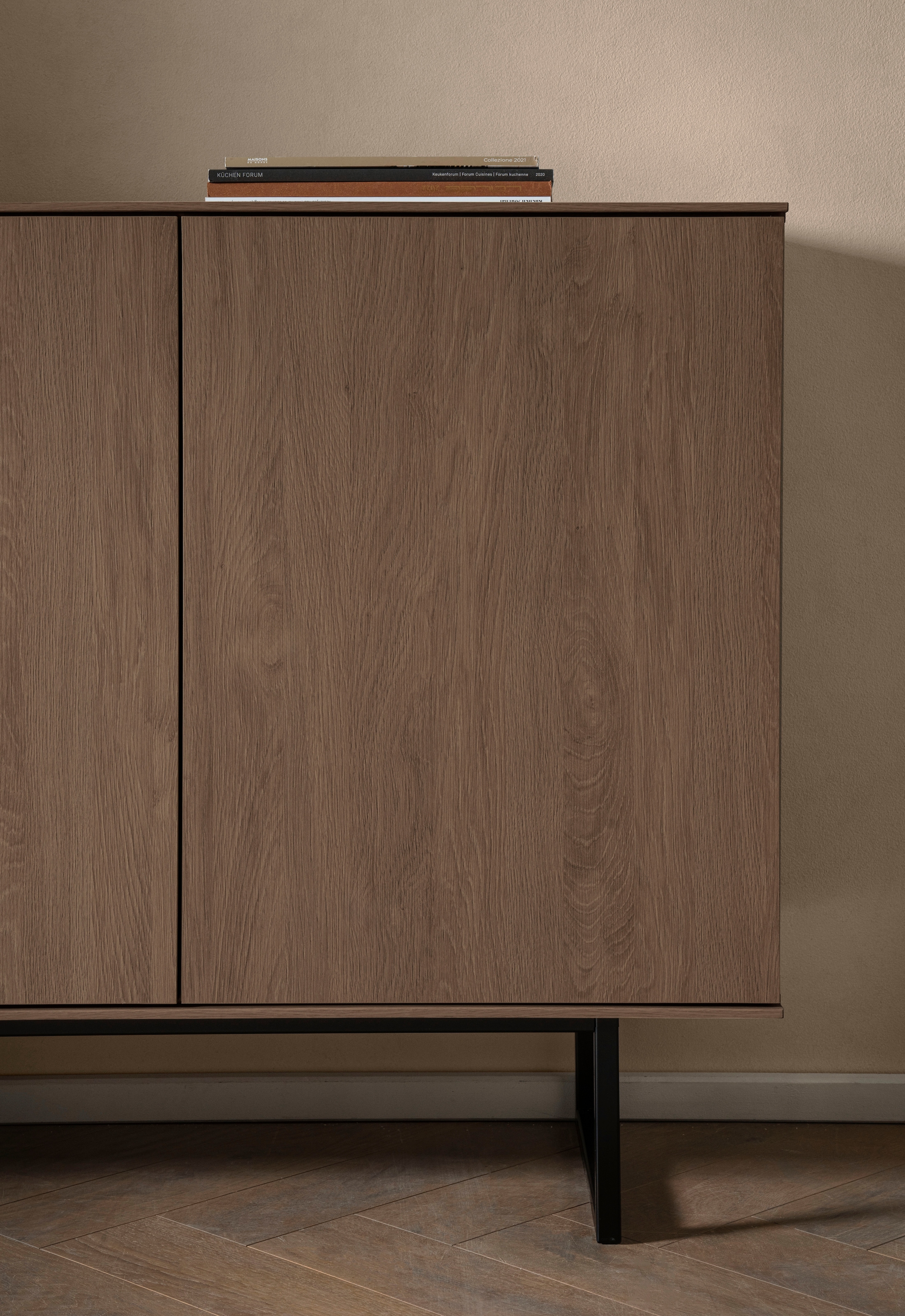 Home affaire Buffet »Lund, moderner Schrank, Kommode mit Kufengestell« surface supérieure visuellement fine, aspect haut de gamme, espace de rangement suffisant