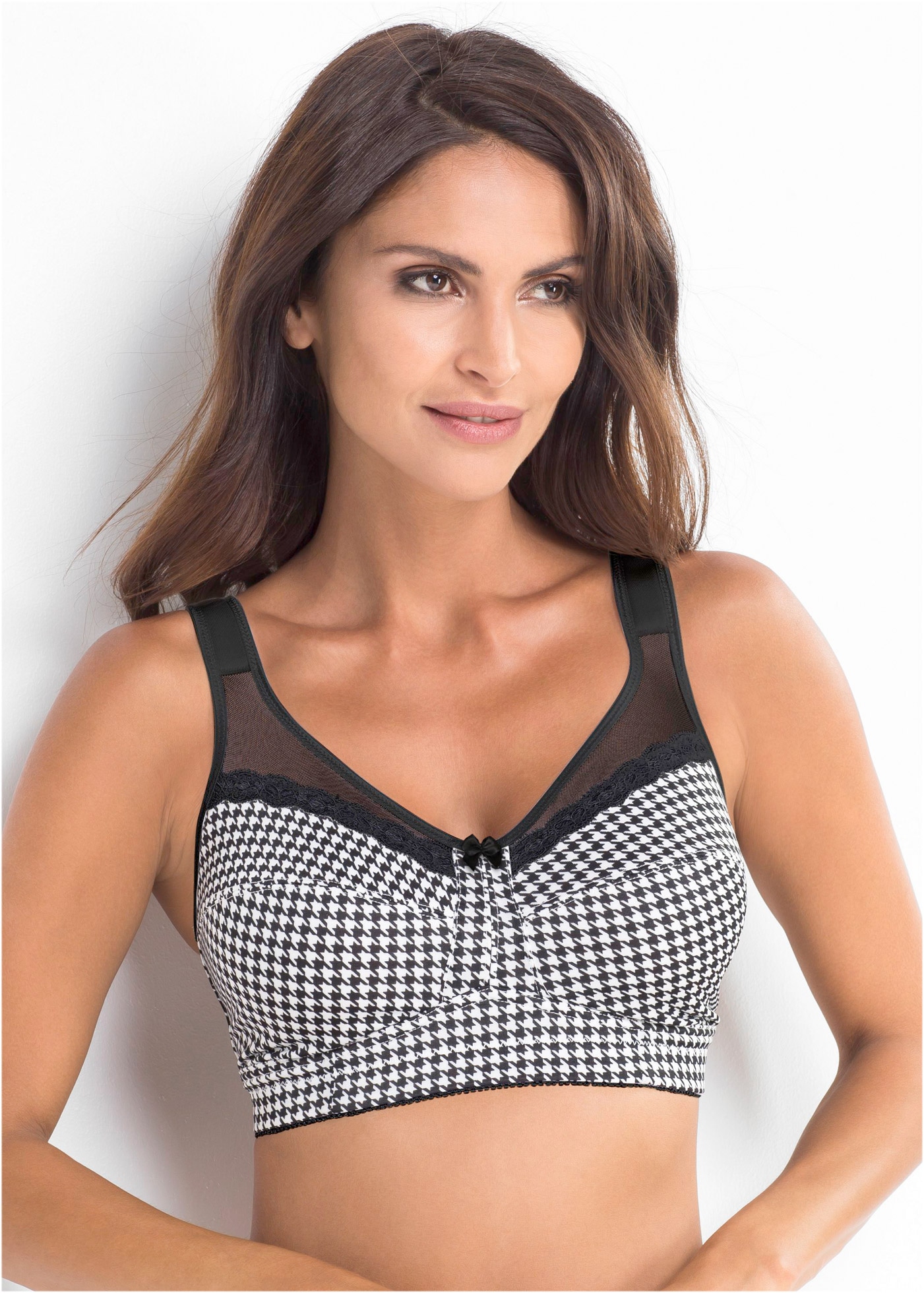 bonprix Soutien-gorge emboîtant mit gepolsterten Trägern, mit Haken & Ösen Verschluss