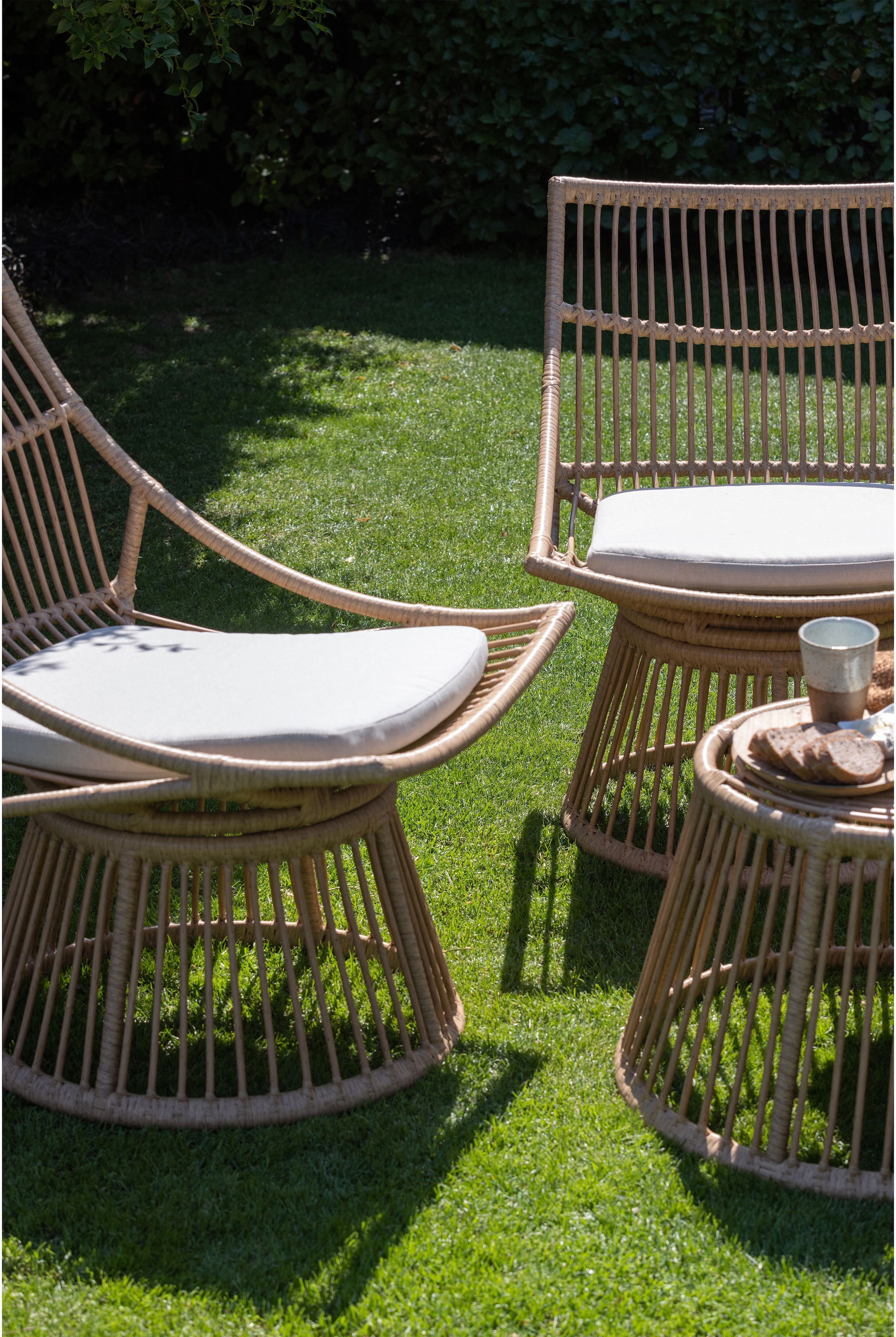 WOOOD Chaise en rotin »Alatna Wicker auf Aluminiumgestell pulverbeschichtet H80 x B64 x T53cm« () Fibre synthétique tressée, coussin d'assise inclus, capacité de charge 120 kg
