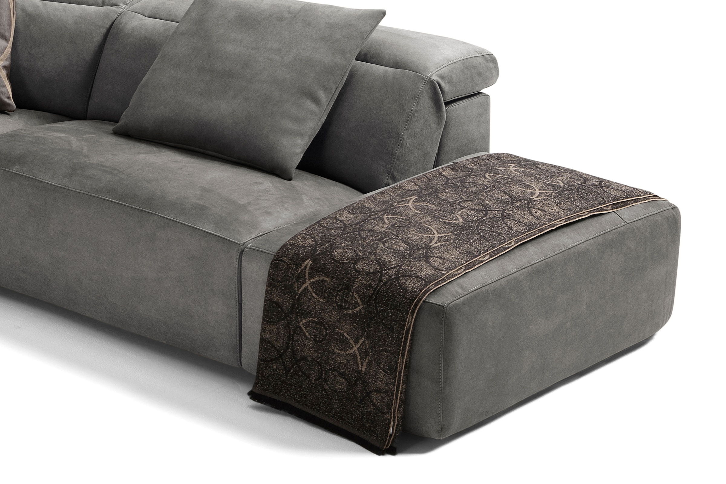 Egoitaliano Canapé d'angle »Beverly, extravangantes Designsofa mit erstklassigem Sitzkomfort« wahlweise mit elektrischer Relaxfunktion, Kopfteilverstellung