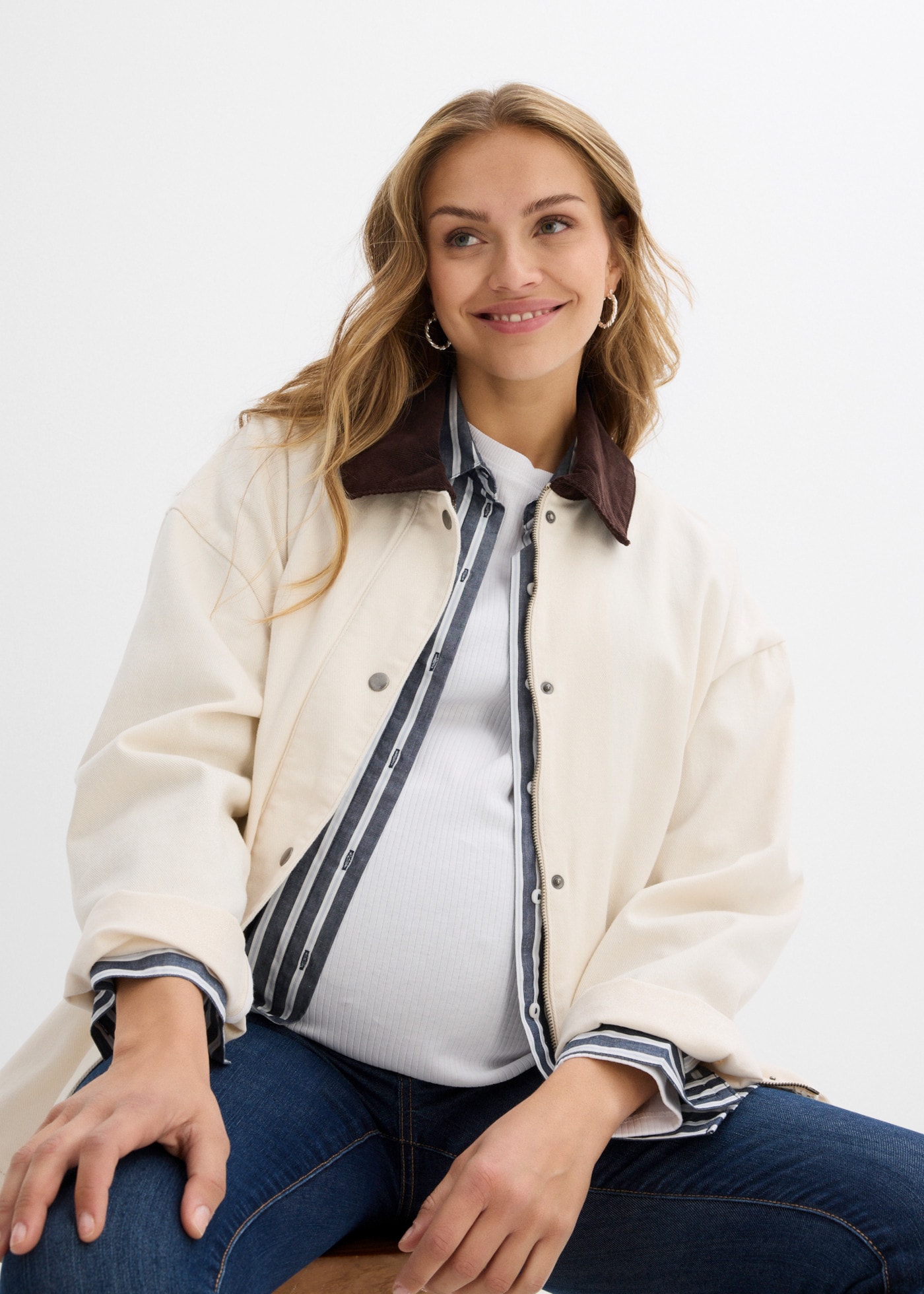 bonprix Jeans de grossesse avec design 5 poches, en denim de coton, coupe skinny