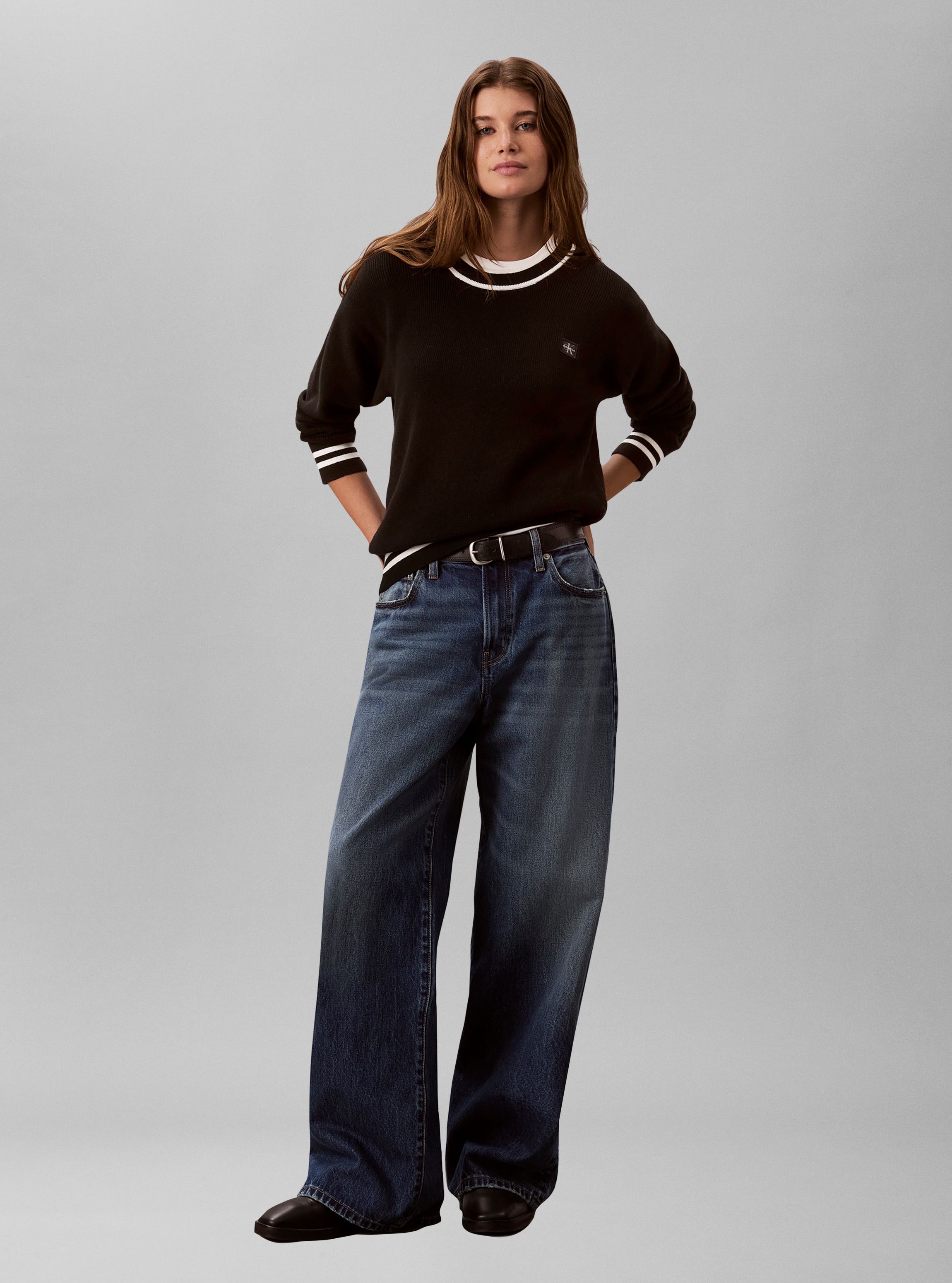 Calvin Klein Jeans Rundhalspullover »WOVEN LABEL CREWNECK SWEATER« Regular fit mit Rundhalsausschnitt