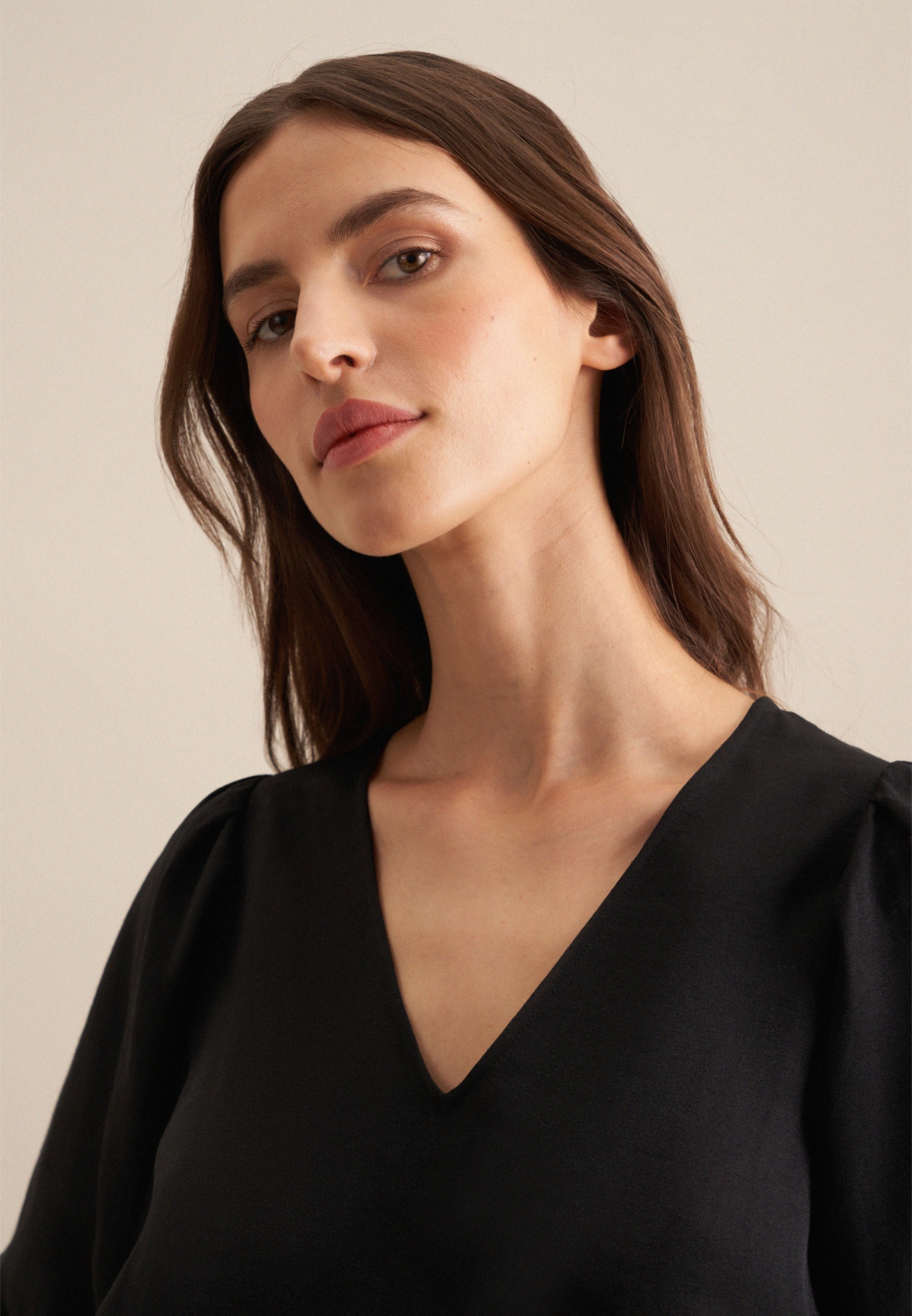 seidensticker Robe d'été »Schwarze Rose« col en V uni à manches longues