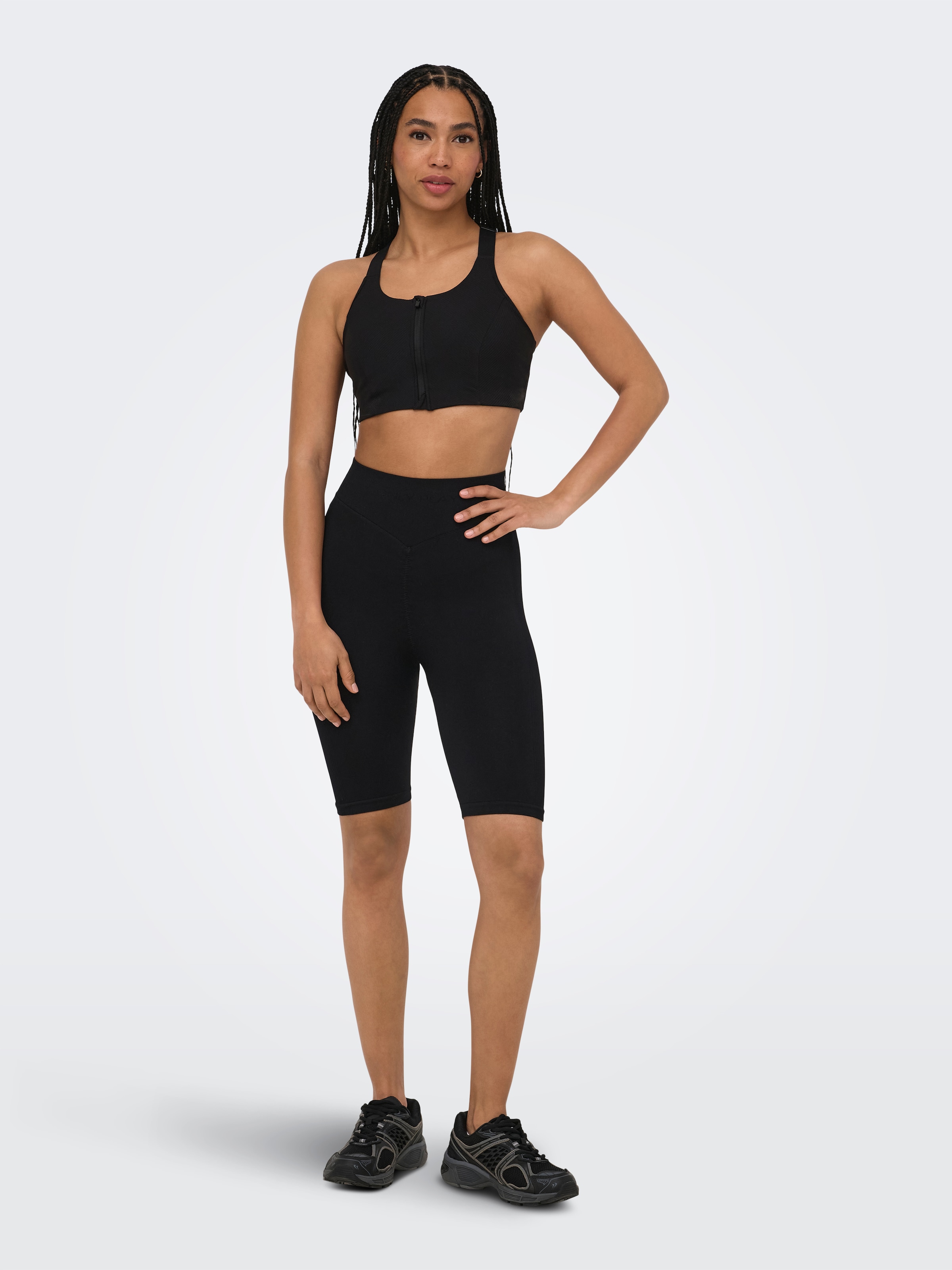 ONLY Play Soutien-gorge de sport »ONPJANA-3 ZIP SPORTS BRA NOOS« avec étiquette de marque, en nylon et élasthanne, qualité jersey, élastique