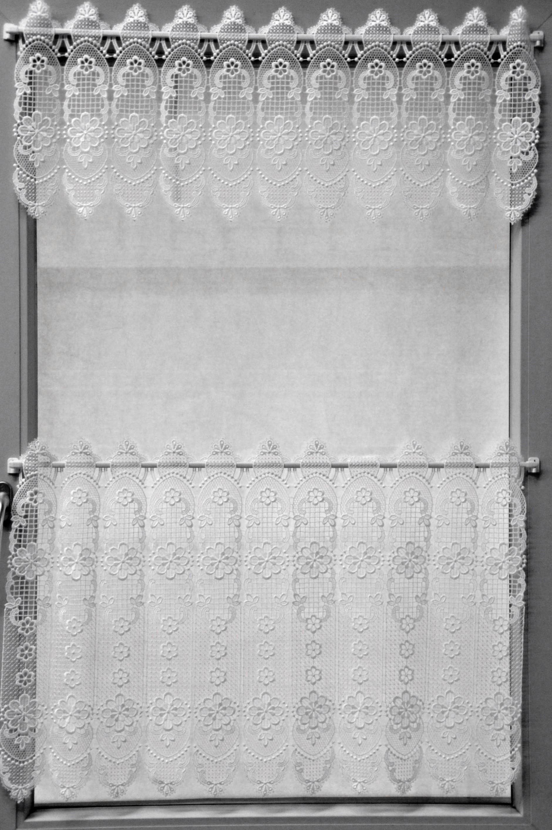Stickereien Plauen Scheibengardine »Blumenpanneau« Stangendurchzug 1 Stk. tlg. mit echter Plauener Spitze Stickerei