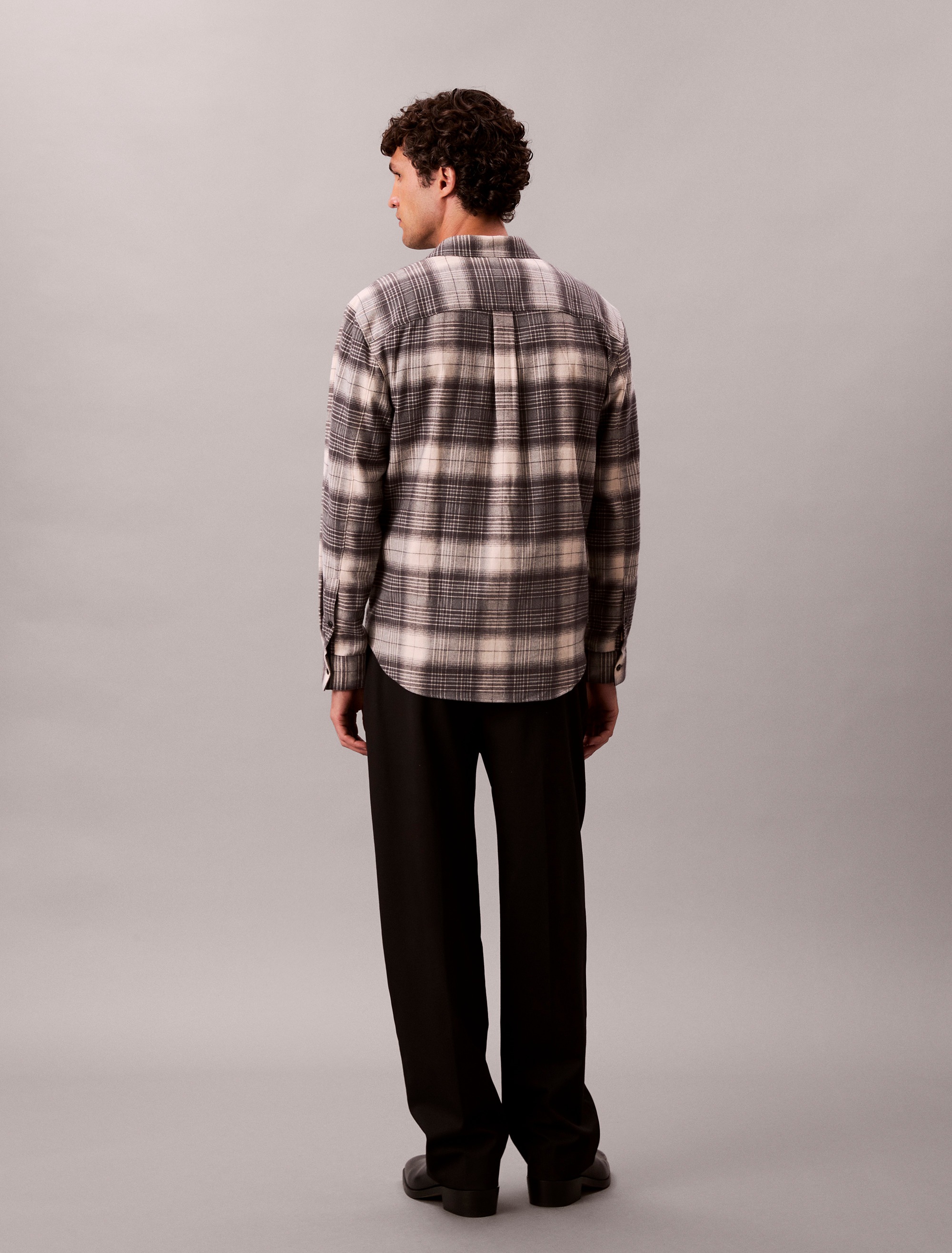 Calvin Klein Jeans Langarmhemd »LS BRUSHED PLAID EASY SHIRT« Mit Rundhalsausschnitt, regular fit