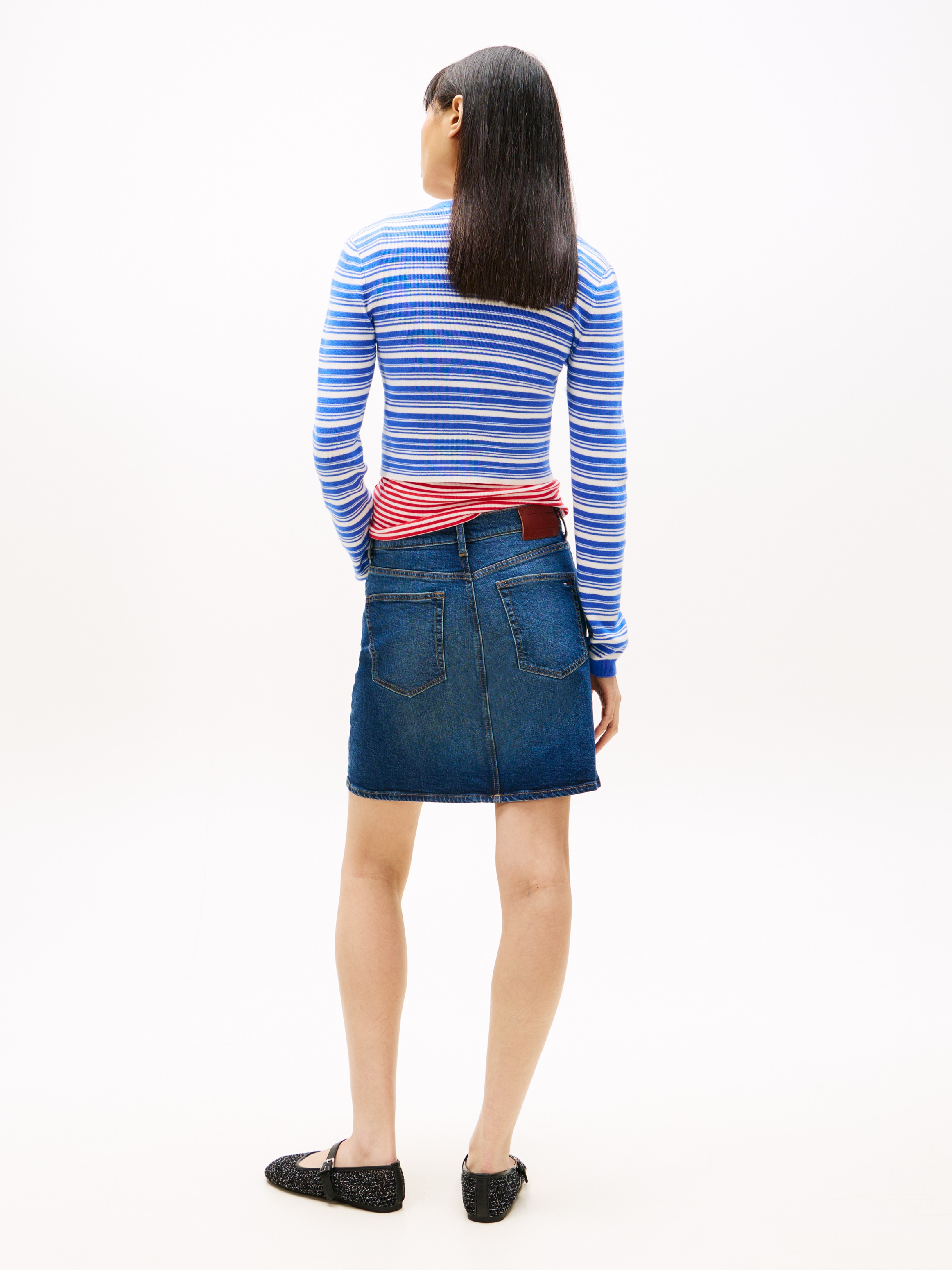 Tommy Jeans Jupe en jean »MOM UH SKIRT BJ8155« avec taille haute, longueur mini