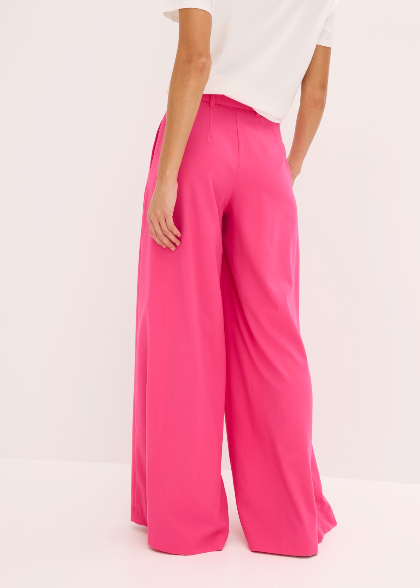 bonprix Pantalon à pinces  coupe décontractée, avec élasthanne, ceinture incluse