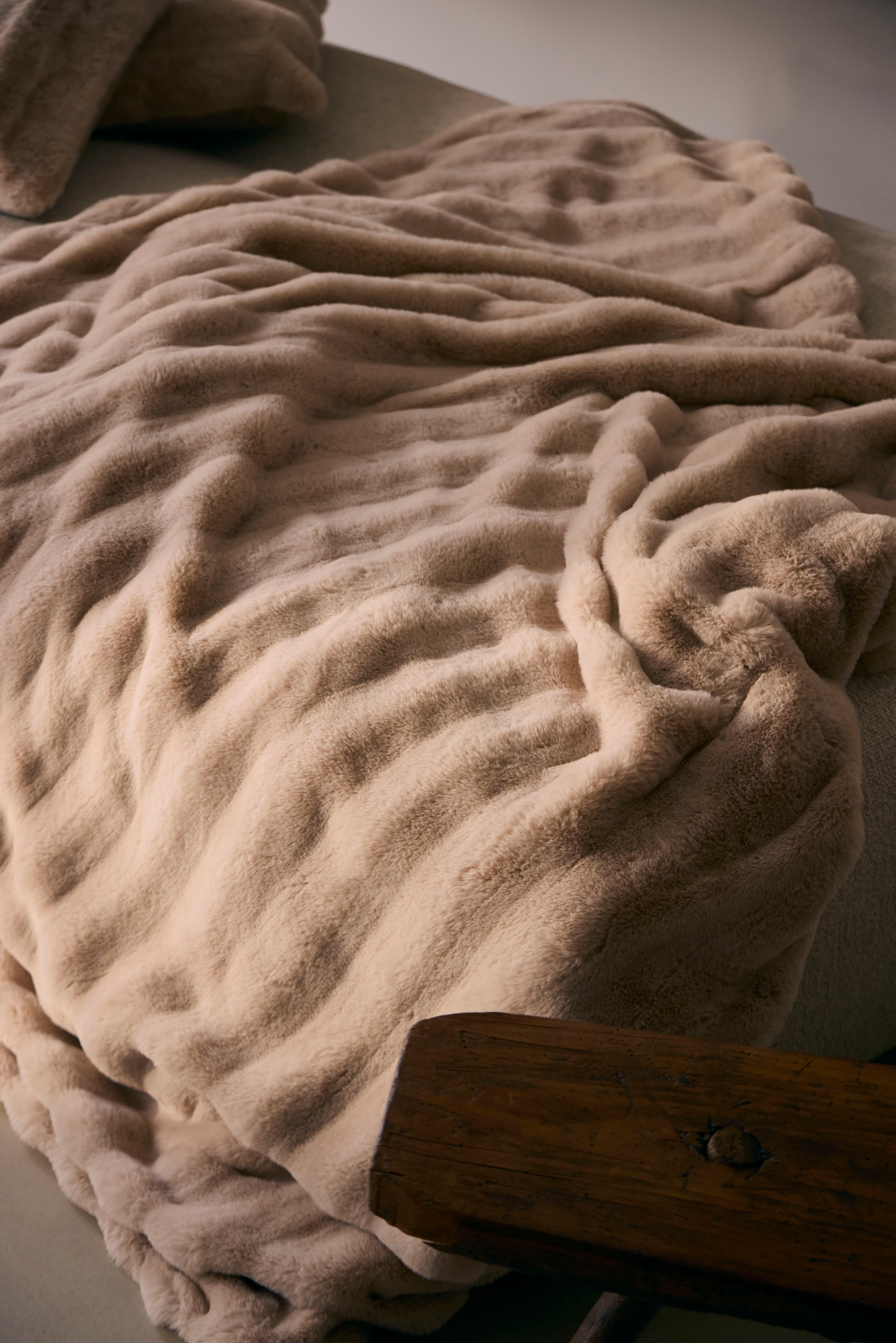 LeGer Home by Lena Gercke Wohndecke »Cleora, Premium, 450g/m², weich, 150X200, hochwertig & weich« Premium, 450g/m², weich, 150X200 cm, Decke, 3D Wellenmuster, Überwurf,