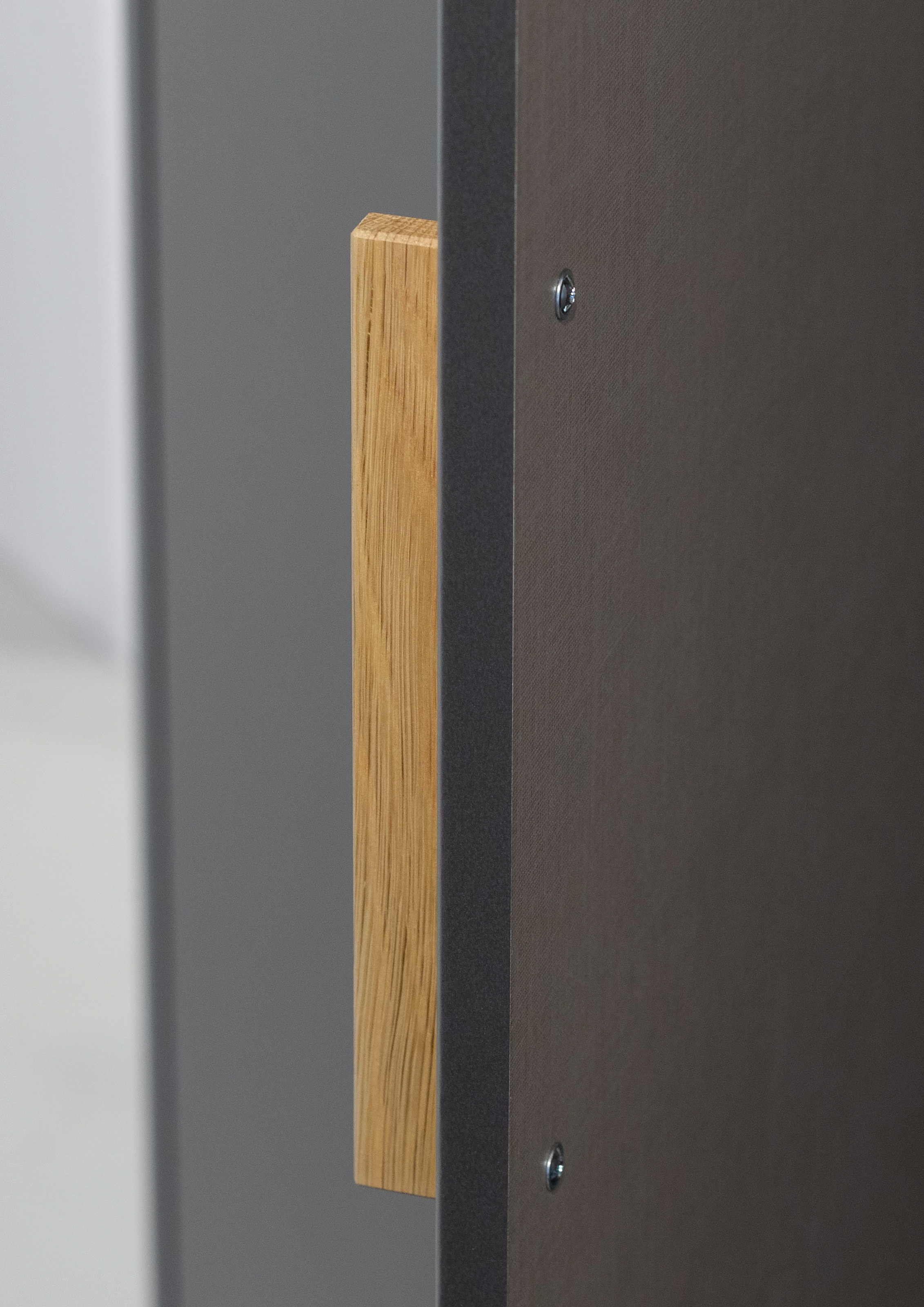 rauch 1100000002199 »Kleiderschrank Schrank Garderobe SHINJO Breiten 93/140/187 cm« in 3 verschiedenen Ausstattungen BASIC/CLASSIC/PREMIUM,  Griffe und Füsse aus Massivholz mit 2 Schubladen MADE IN GERMANY