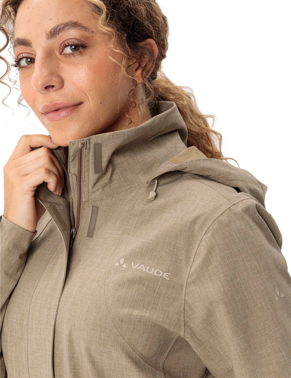 VAUDE Veste d'extérieur »WOMEN'S ROSEMOOR JACKET II« mit Kapuze mit Reissverschlusstaschen, mit Kordelzug an der Kapuze