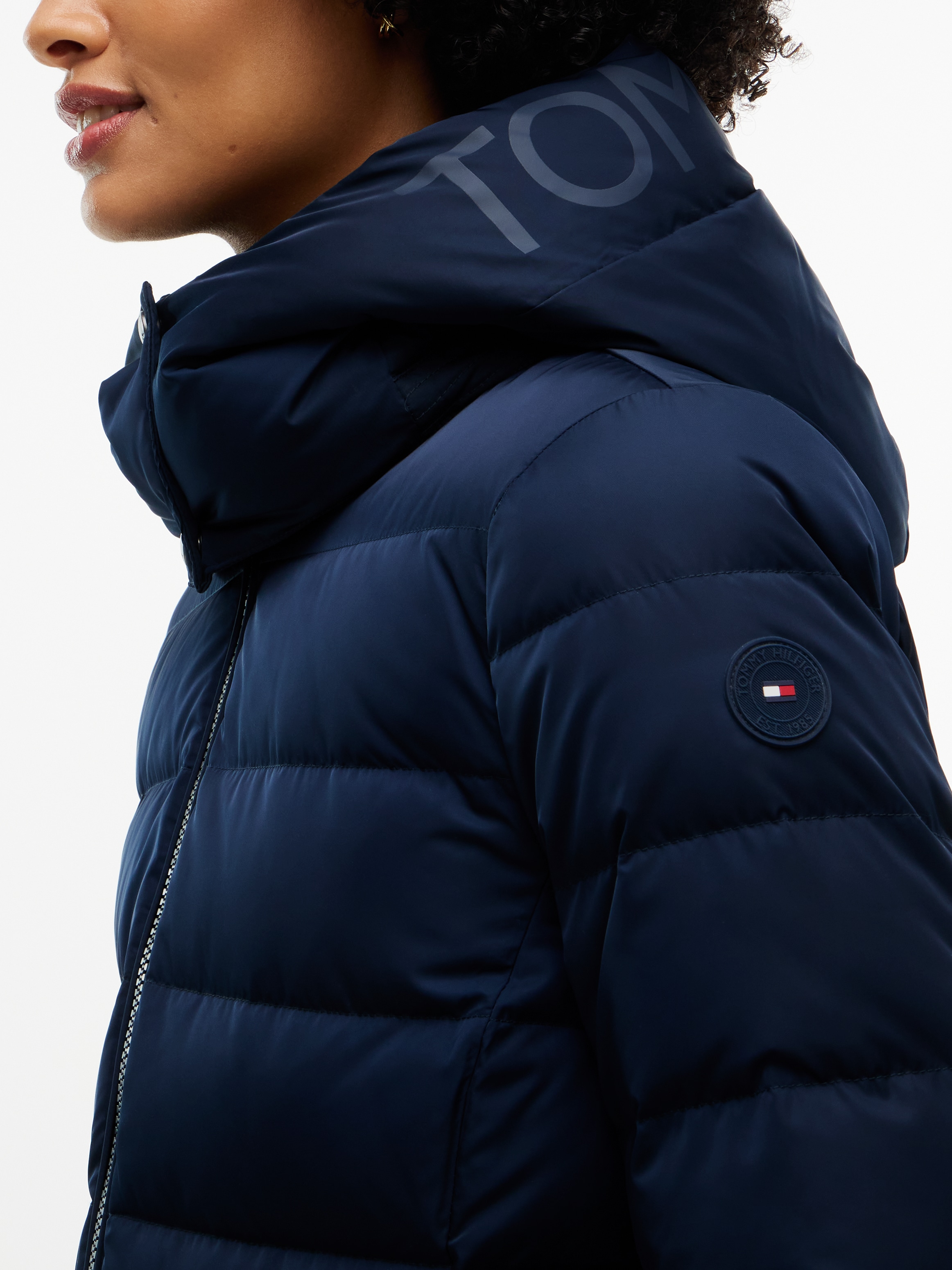 Tommy Hilfiger Steppmantel »DOWN BRANDED FITTED COAT« Kunstfaser, auch in grossen Grössen