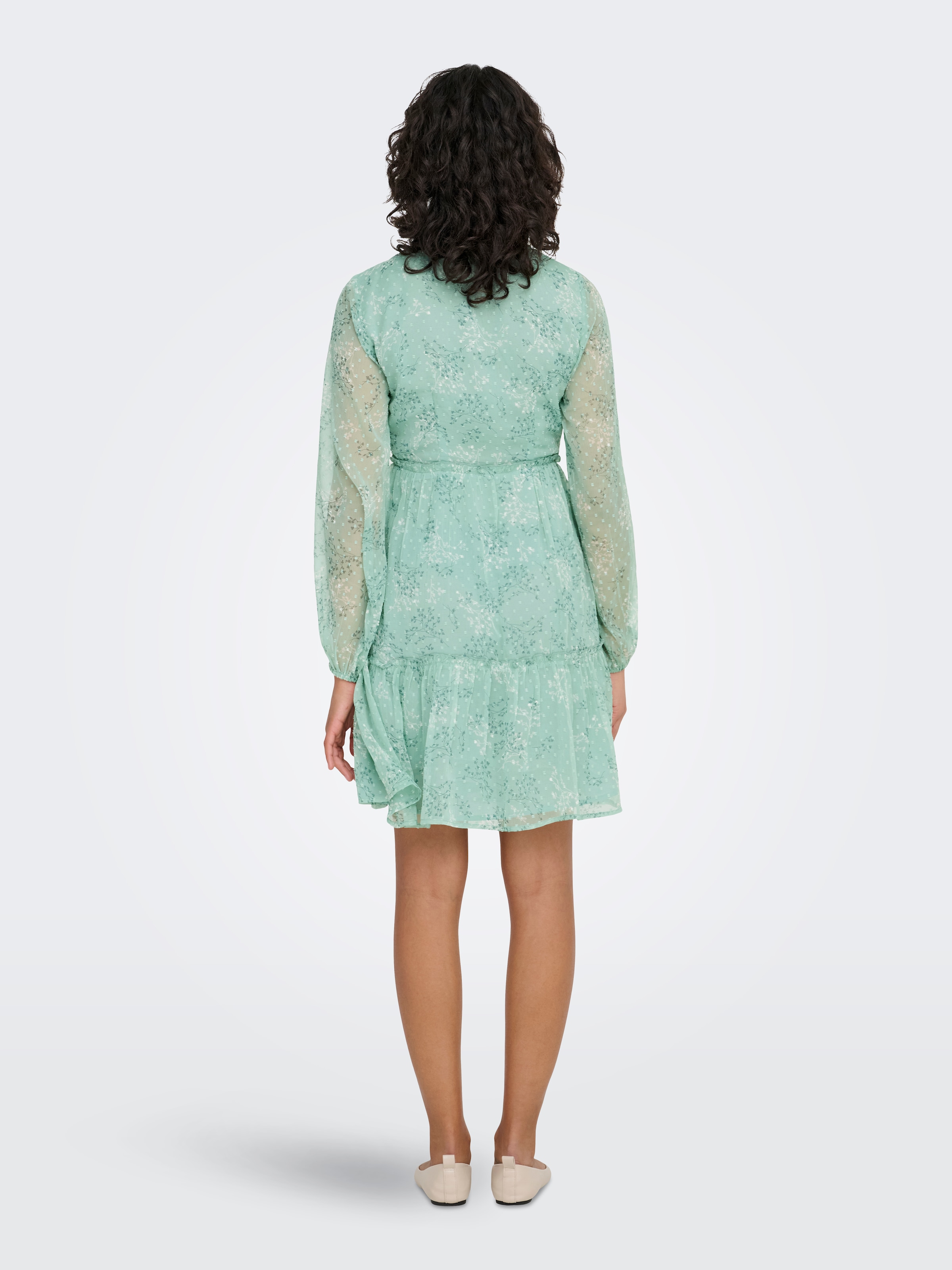 ONLY Robe en mousseline de soie »ONLTESSA-CERA ELIZA L/S DRESS WVN CS« fibre synthétique, coupe régulière, col en V