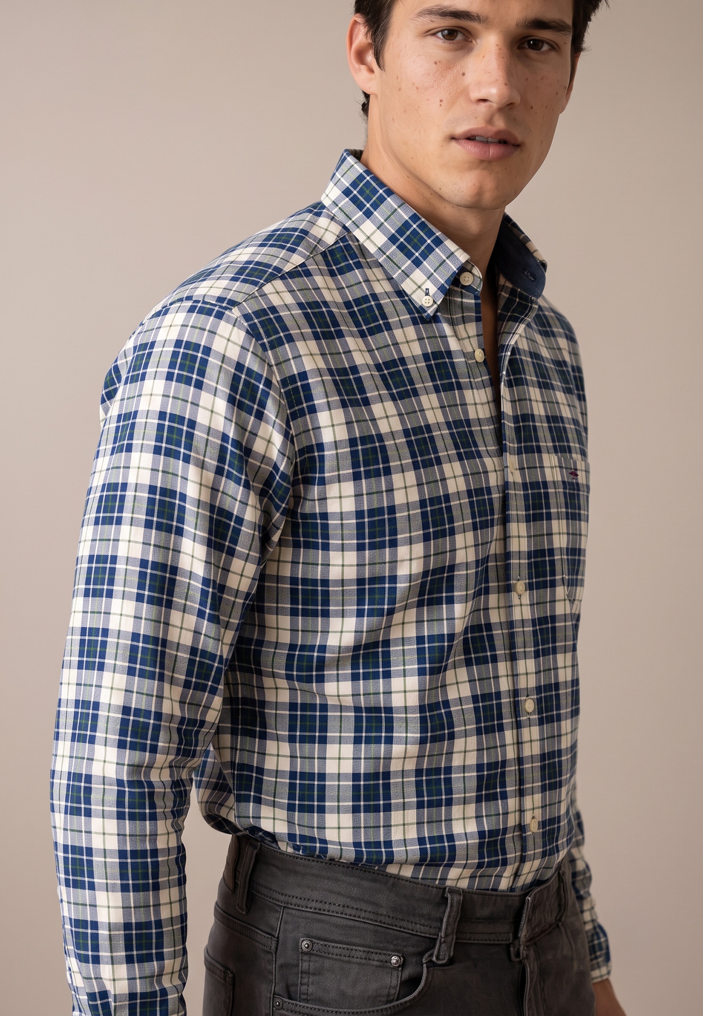 FYNCH-HATTON Chemise à carreaux avec broderie logo et poche poitrine