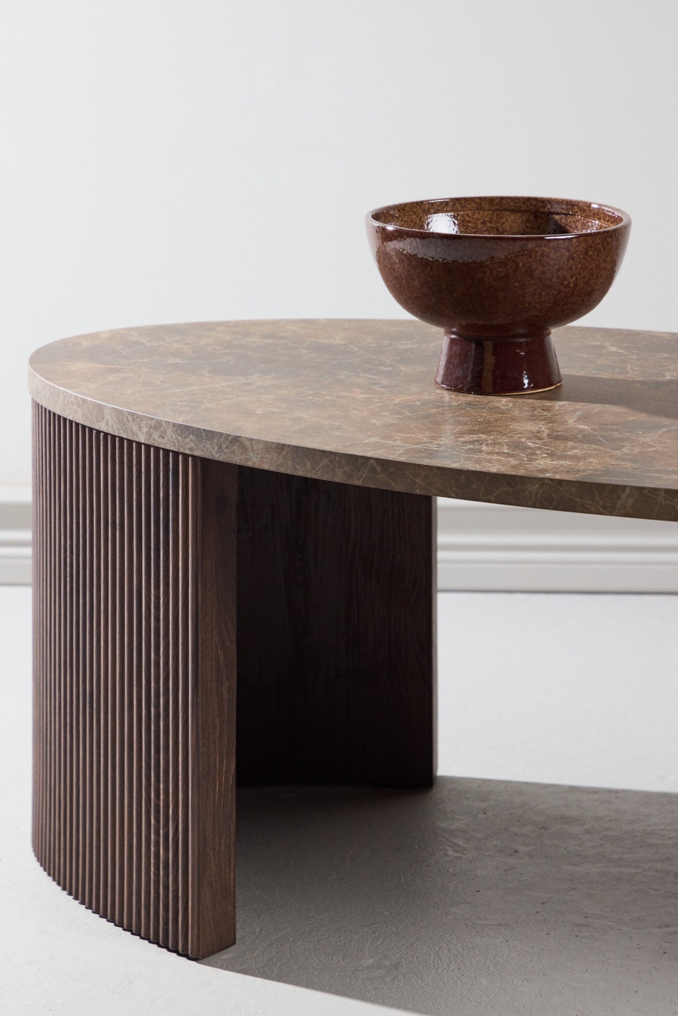Venture Home Table basse »Bristol, ovaler Couchtisch 120 × 60 cm in Mocca mit grauer Steinoptik« Table basse, MDF, papier 3D, ovale, contrastée, raffinée