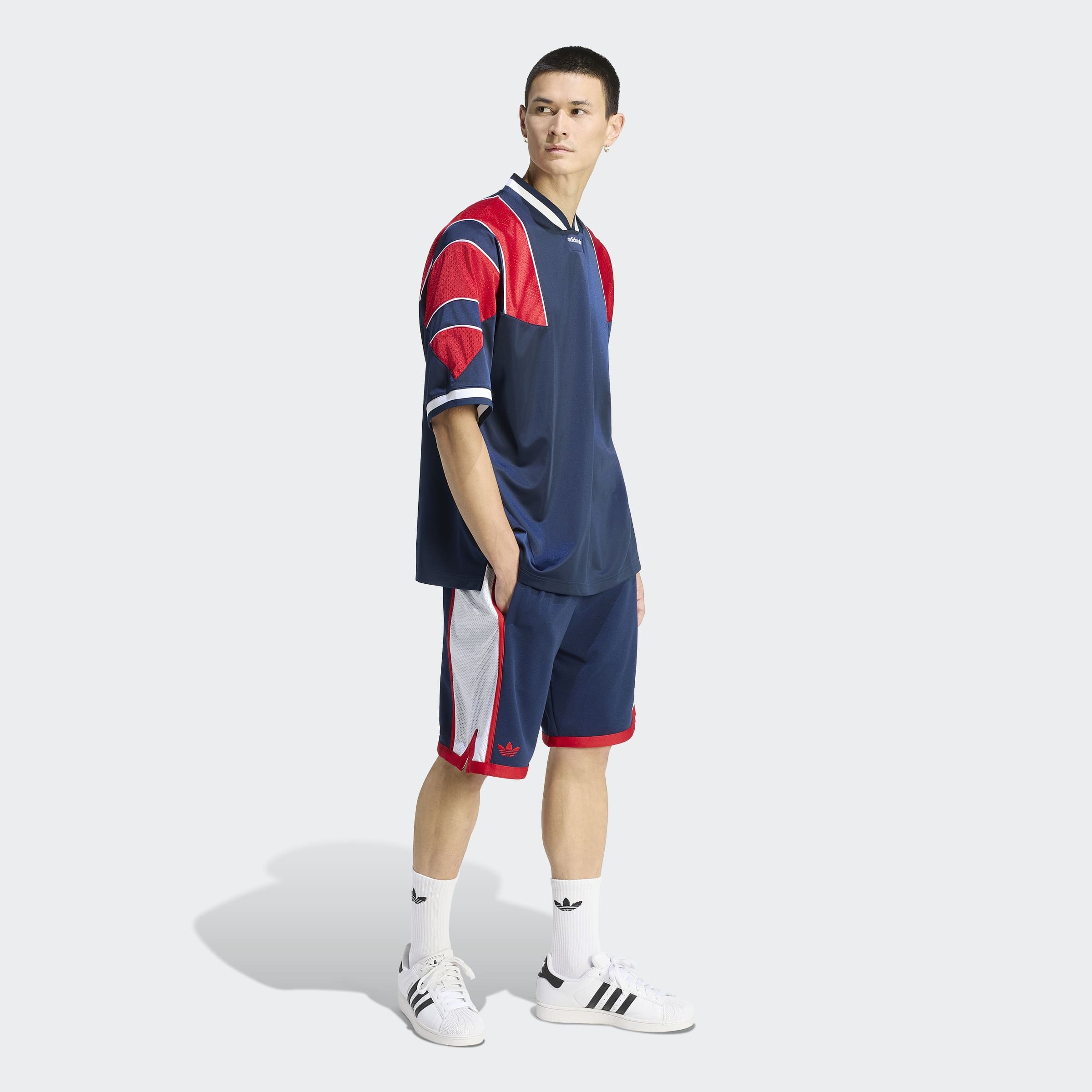 adidas Originals T-Shirt »JSY« für Erwachsene, mit V-Ausschnitt, ohne Verschluss, aus Polyester