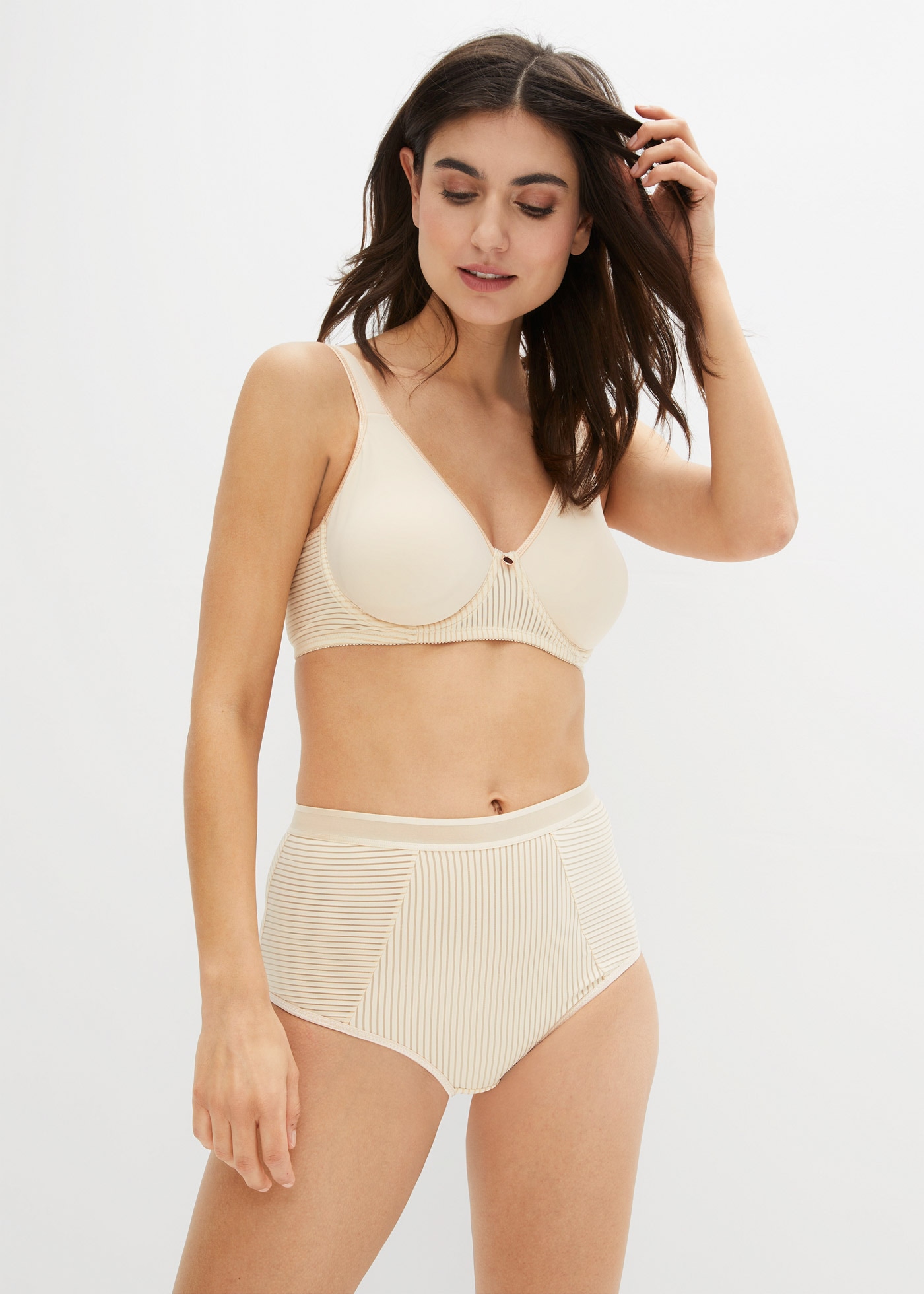 bonprix Soutien-gorge minimisant »Minimizer-BH mit gepolsterten Trägern« mit gepolsterten Trägern und raffinierten Details