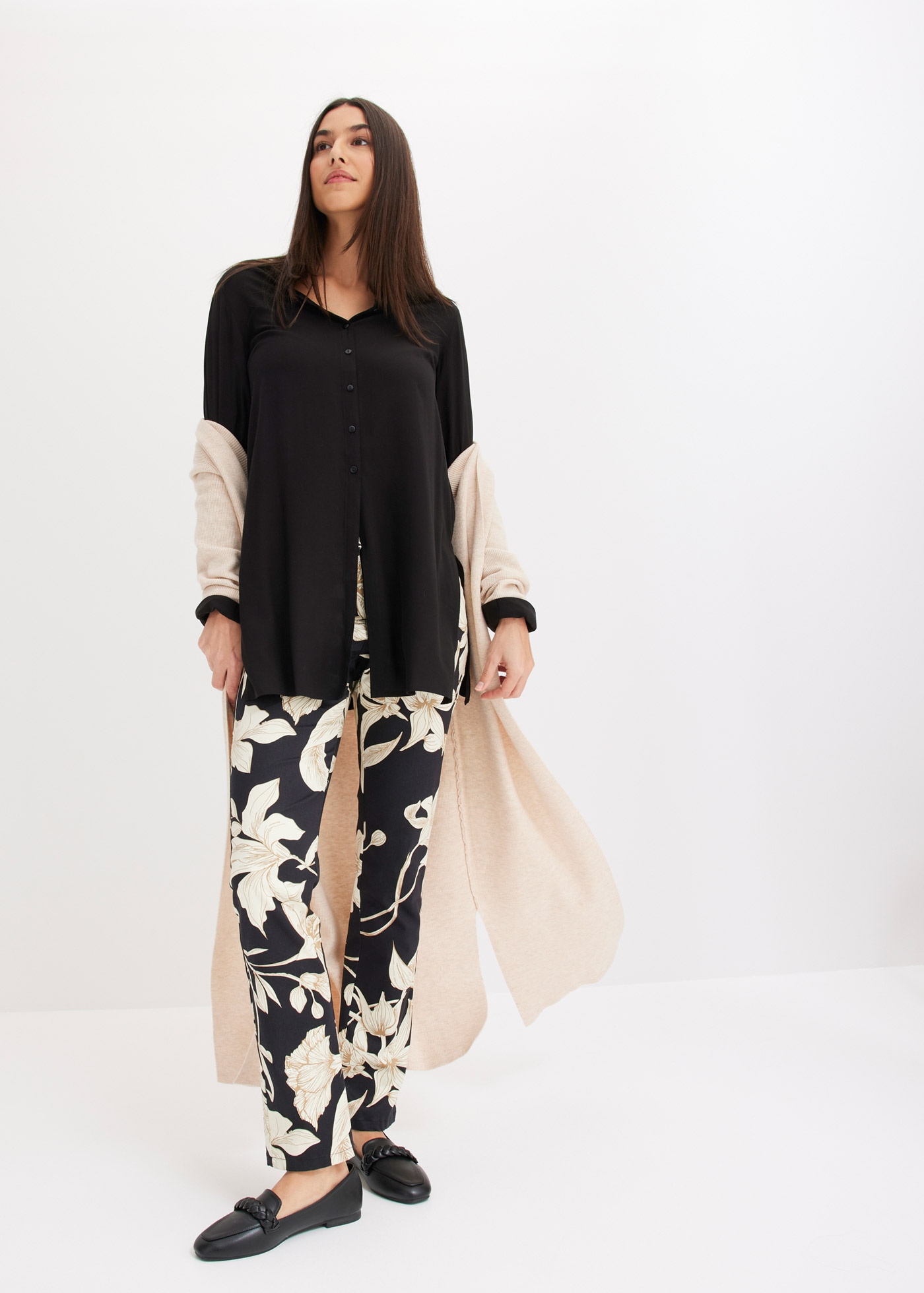 bonprix Chemisier long gerade Passform, mit langem Arm, aus Viskose, mit Stehkragen