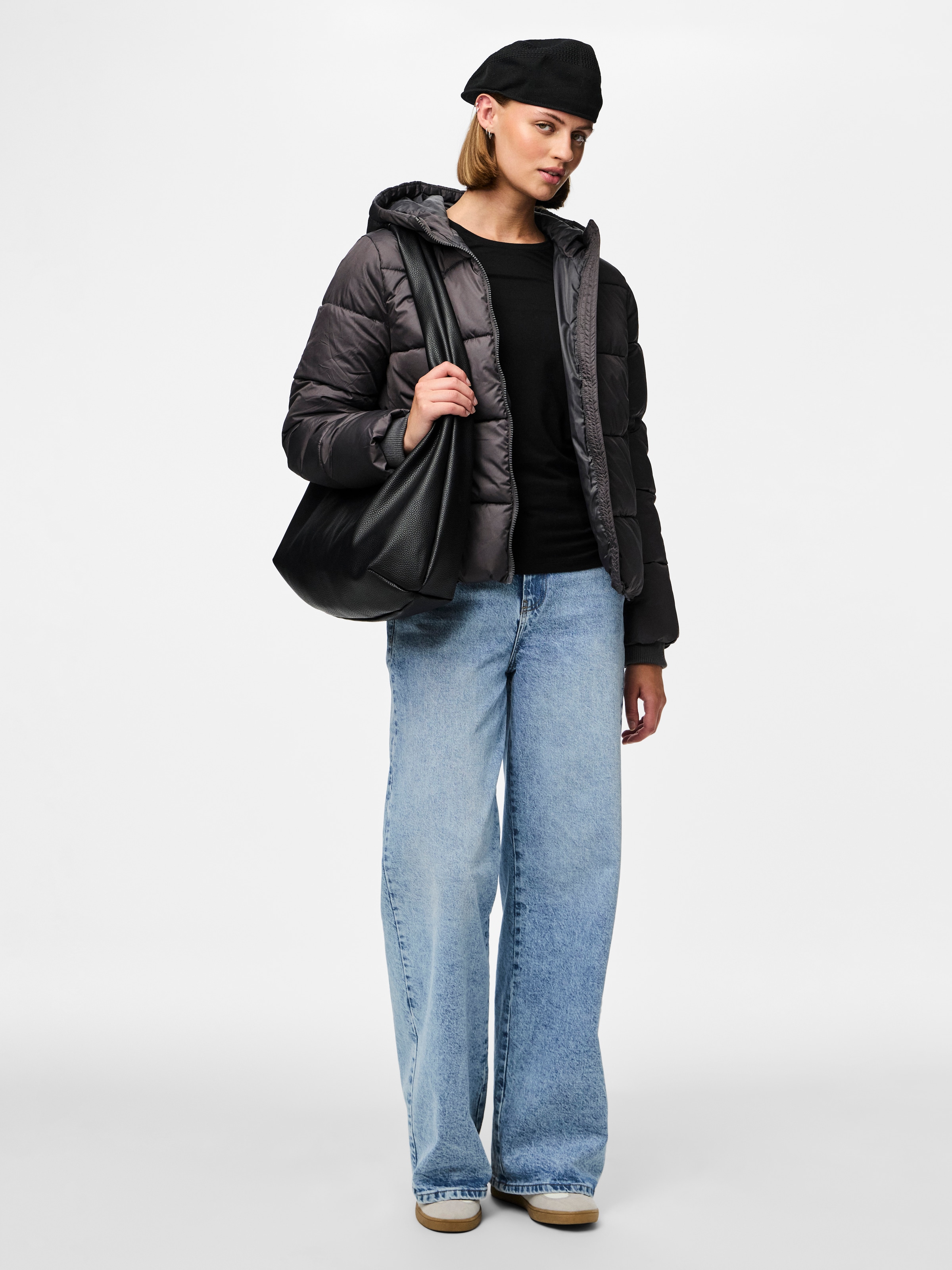 pieces Veste matelassée »PCBEE NEW SHORT  PUFFER JACKET NOOS BC« mit Kapuze