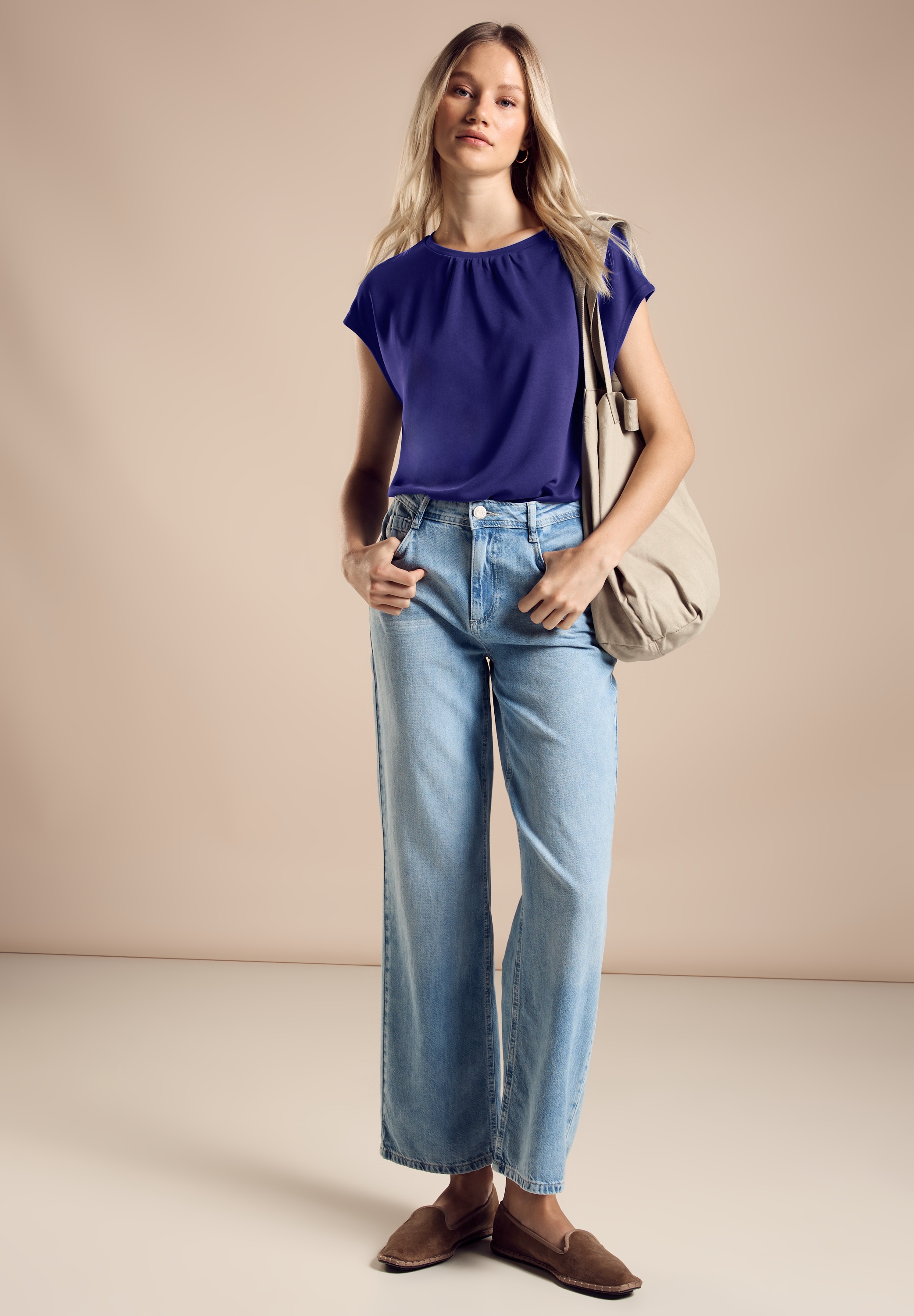 STREET ONE Shirttop im Seidenlook und mit Knopf im Nacken