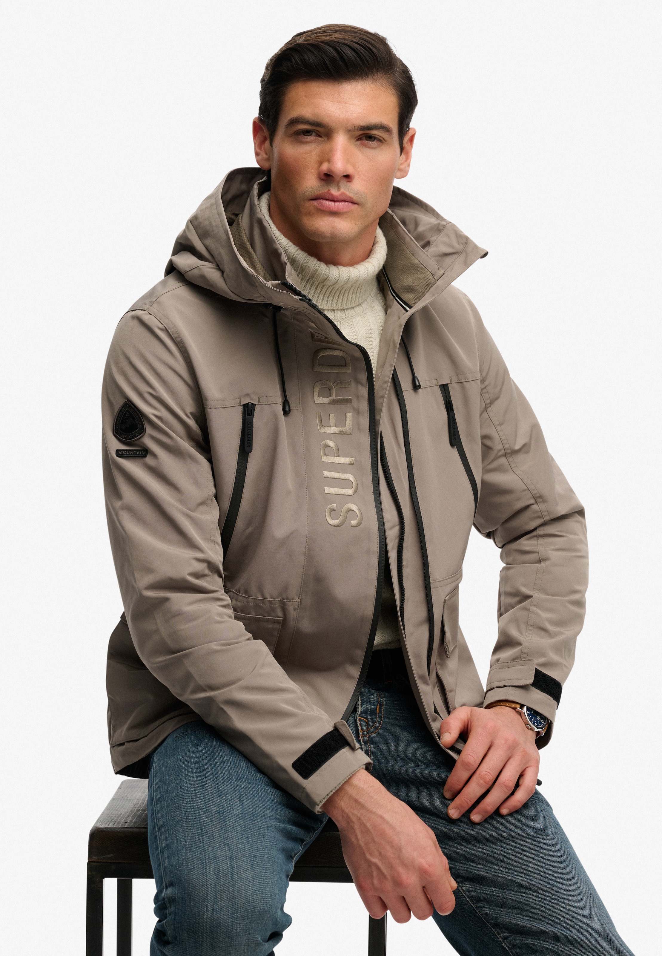 Superdry Outdoorjacke »HOOD ULTIMATE EMB WINBREAKER« mit Kapuze Kunstfaser, regular fit