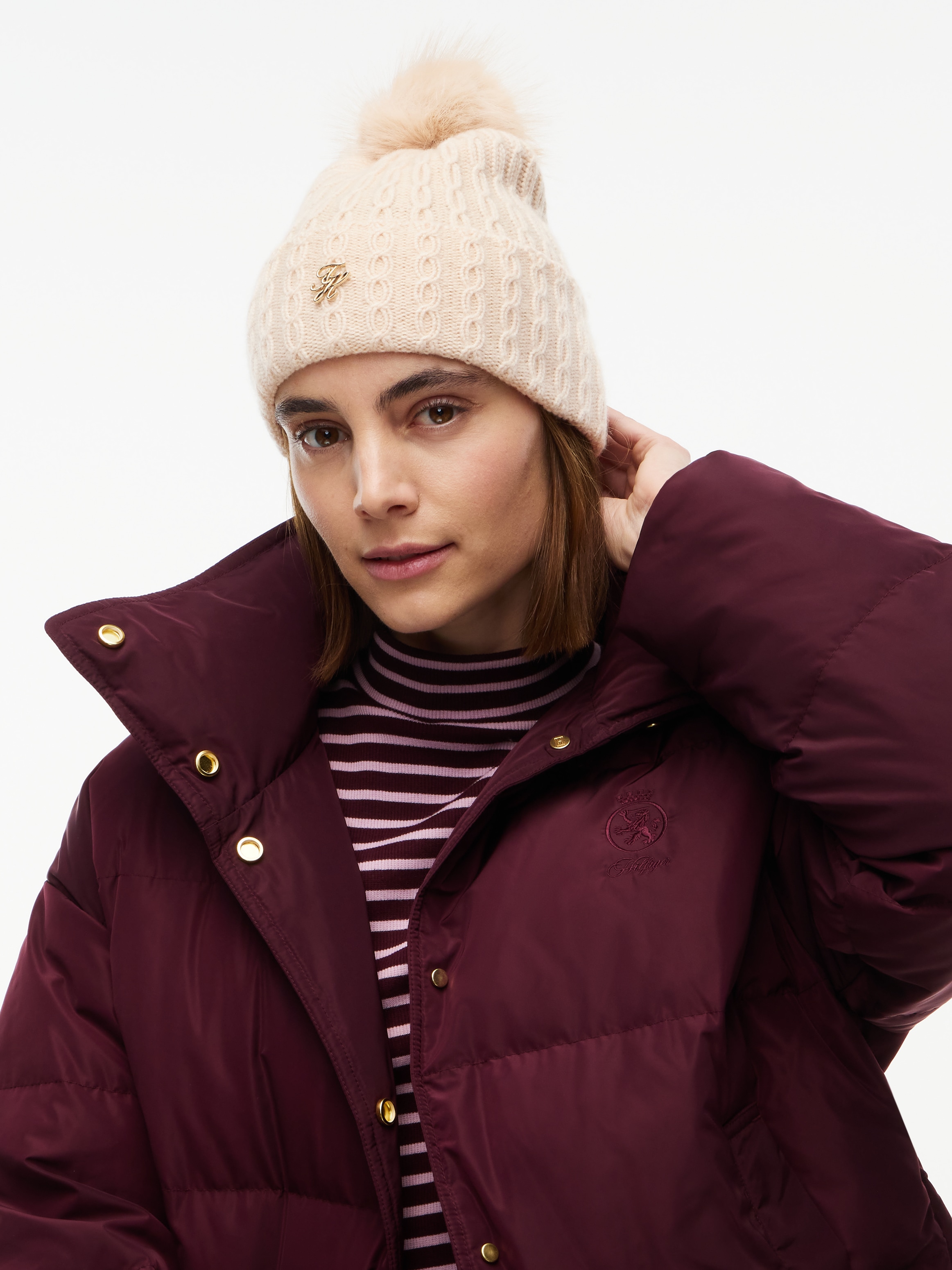 Tommy Hilfiger Bonnet »TH SCRIPT CABLE POM« avec une part de cachemire