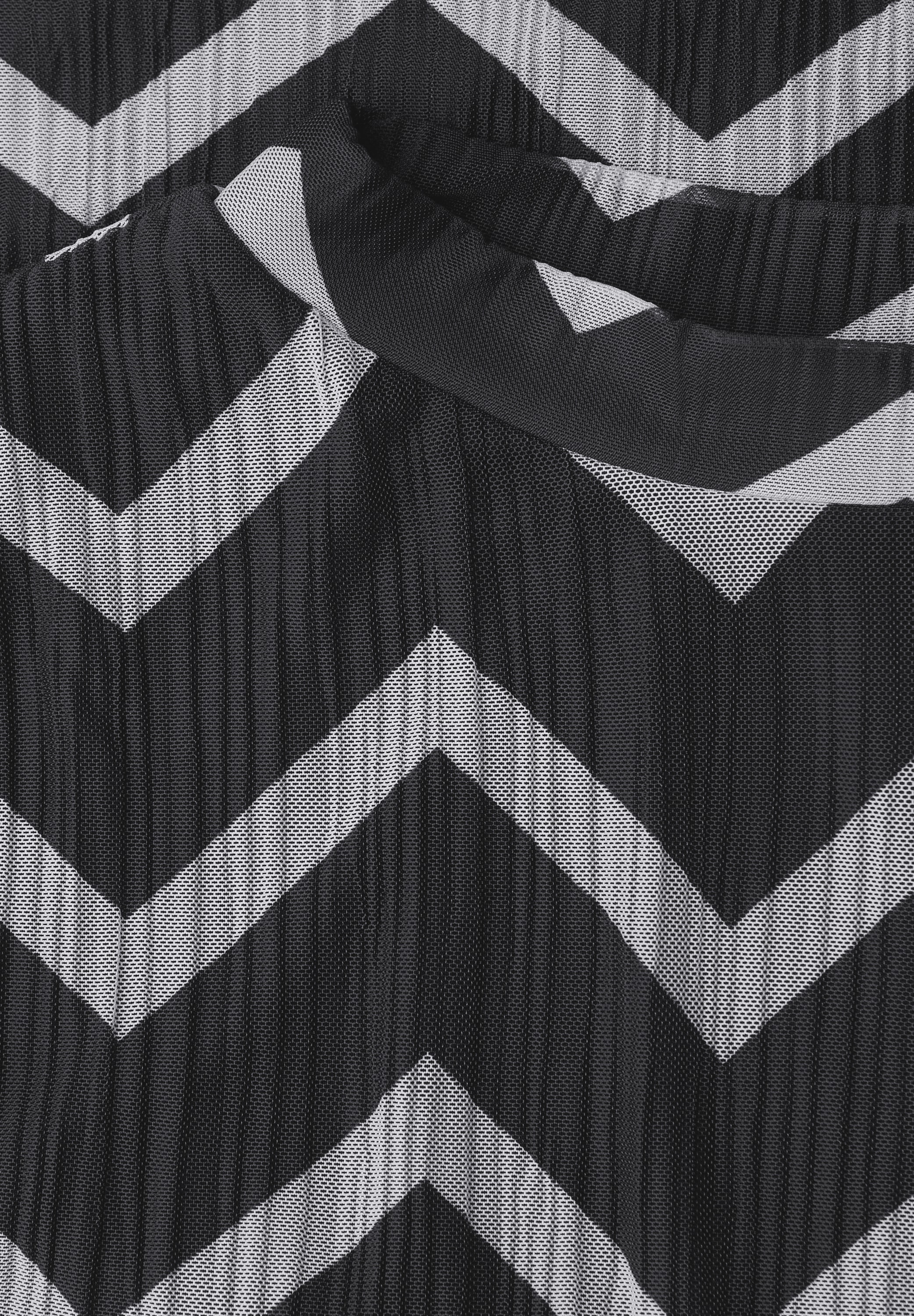 STREET ONE Midikleid Ohne Taschen