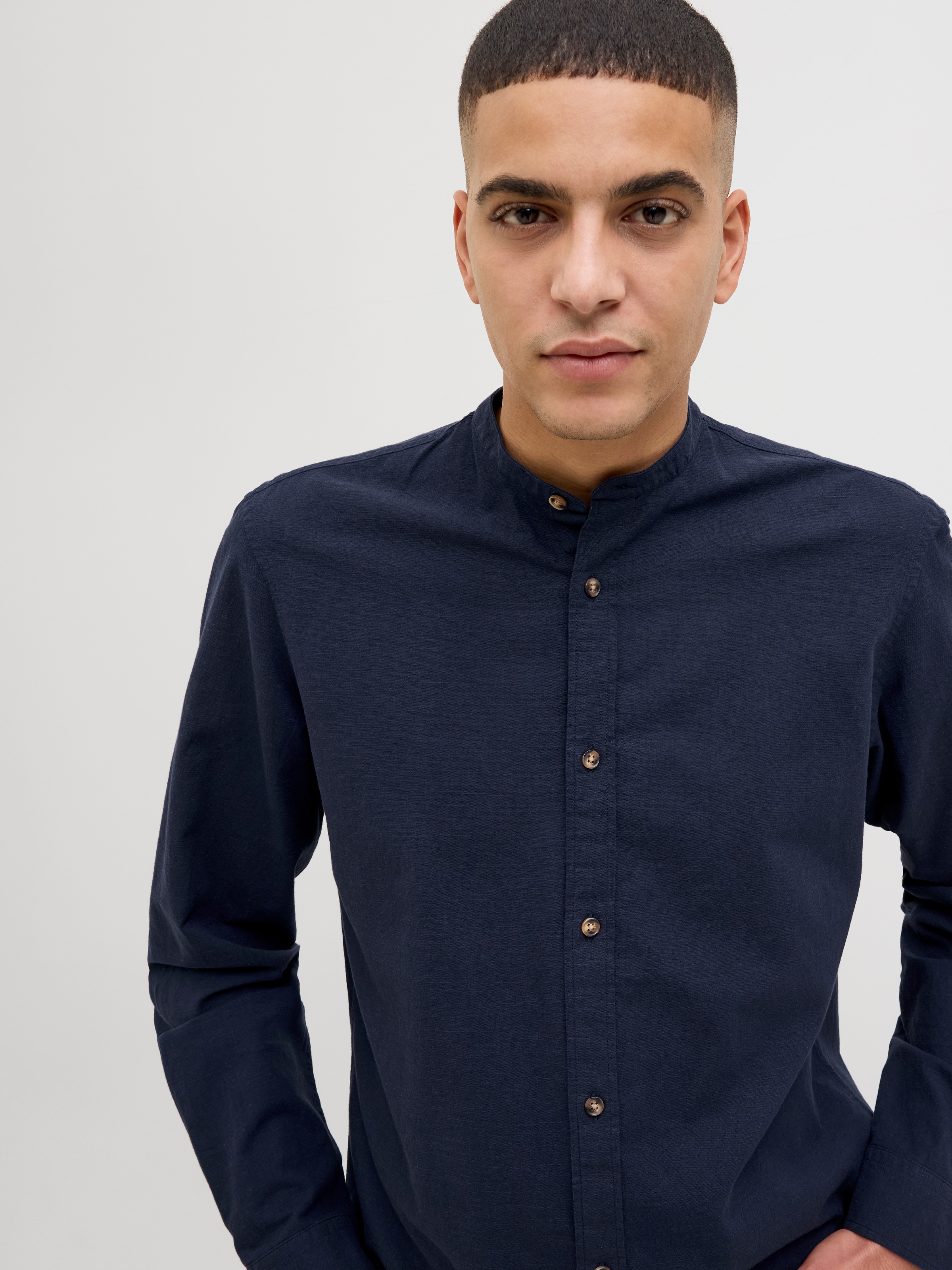 Jack & Jones Chemise à manches longues »JJESUMMER BAND SHIRT LS SN« mit Bandkragen