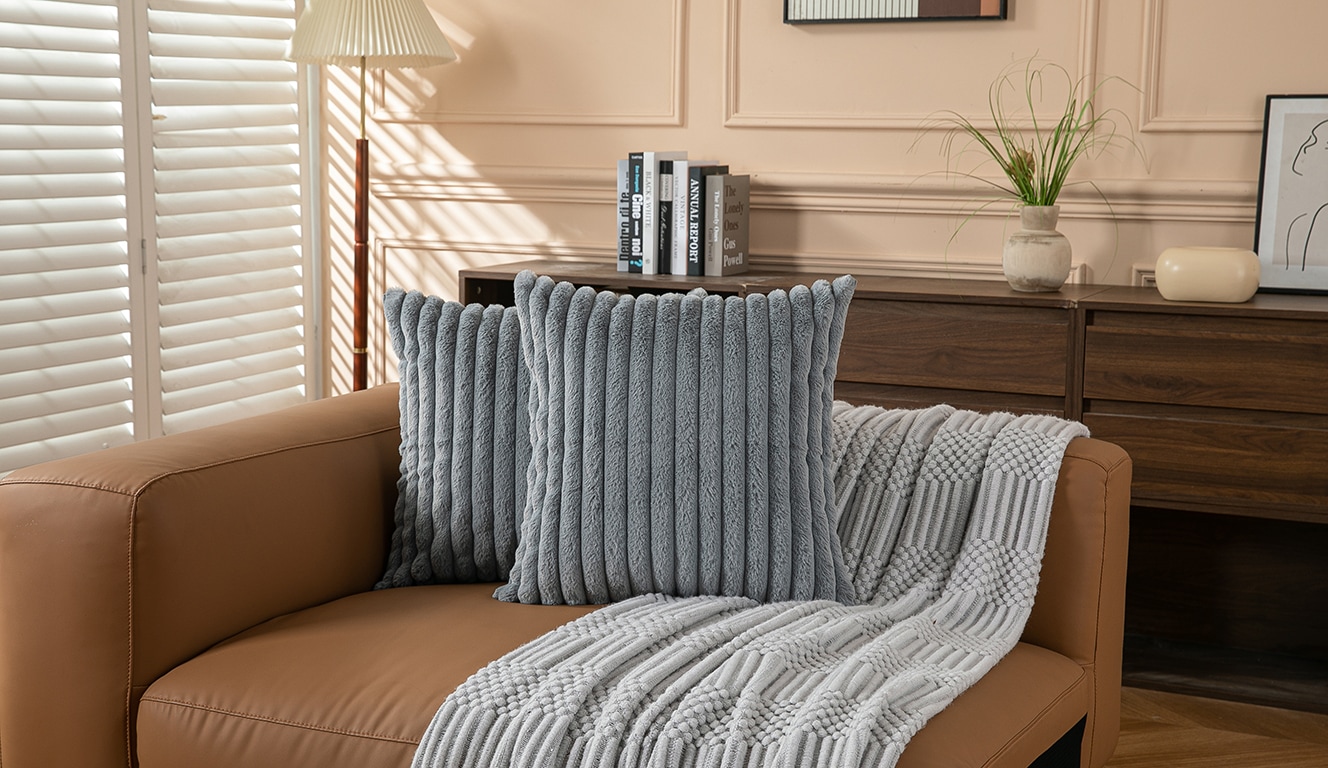 GOODproduct Coussin décoratif »Milara Premium 2er Set, Sofakissen, Wohnzimmer« Housse de coussin duveteuse, unie, très douce, de haute qualité 350g/m²
