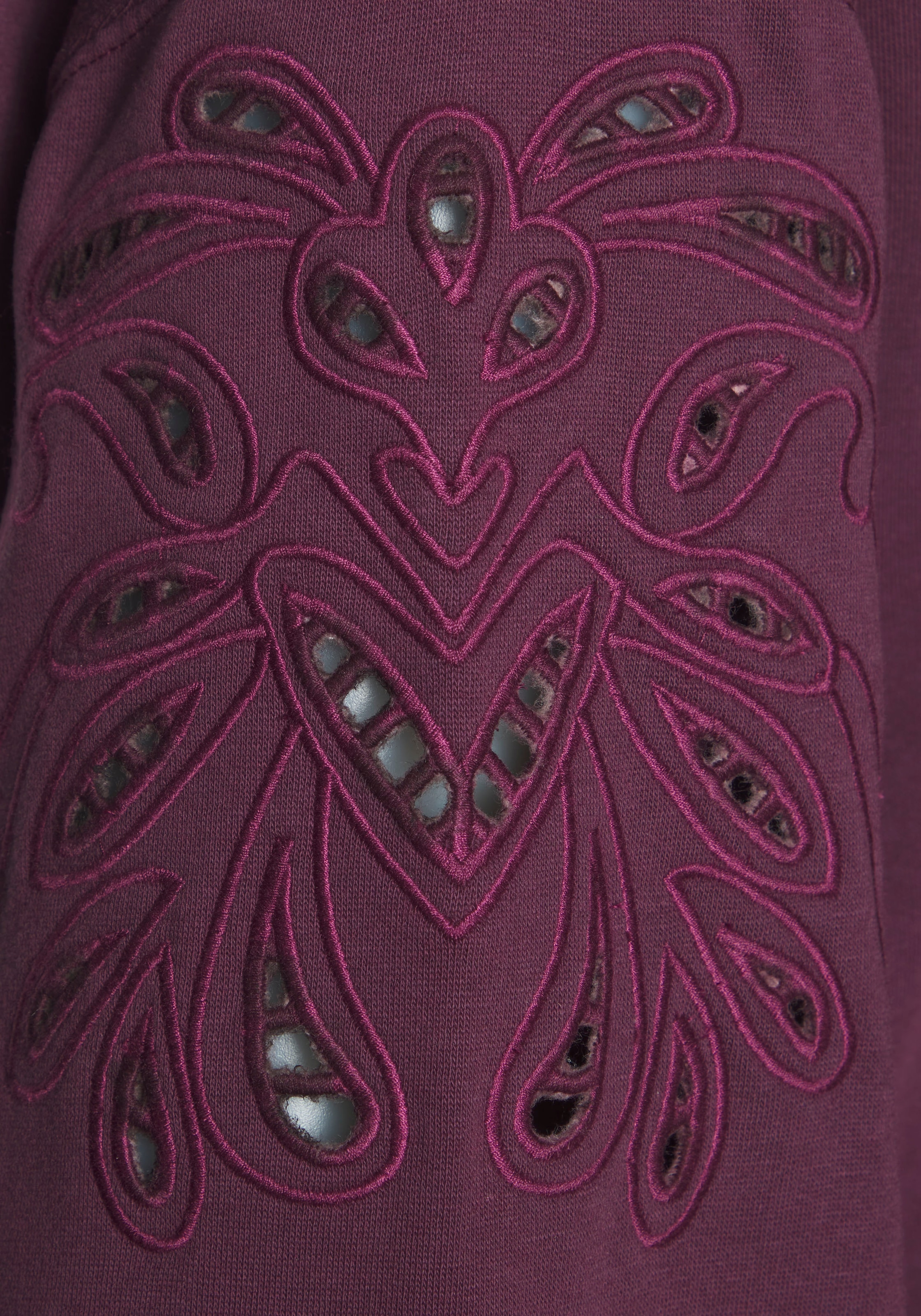 Vivance Sweatshirt mit Lochstickerei, weicher Baumwoll-Mix