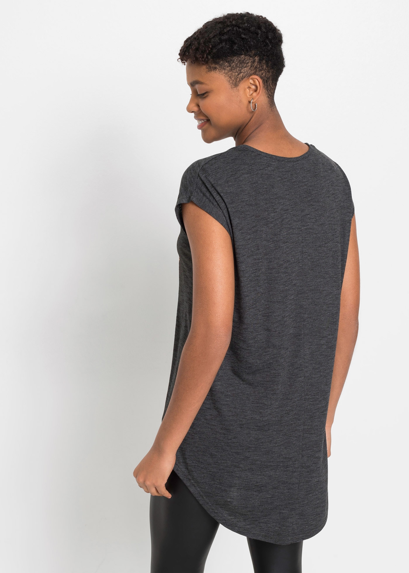 bonprix T-shirt A-Linie, Kurzarm, aus Viskose und Polyester, mit Rundhalsausschnitt