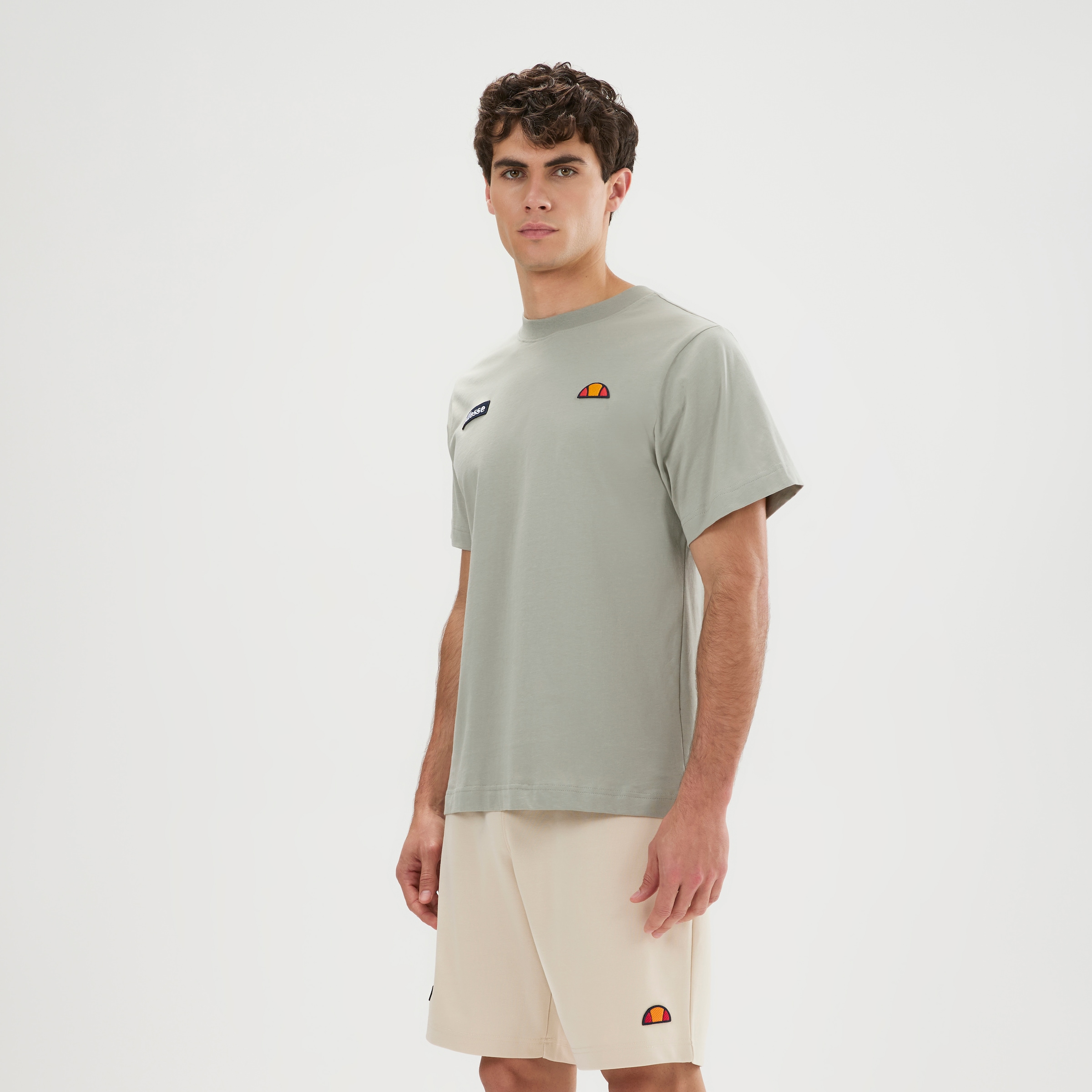 Ellesse T-shirt »FLORAN TEE« avec col rond, design à manches courtes, en coton, longueur normale