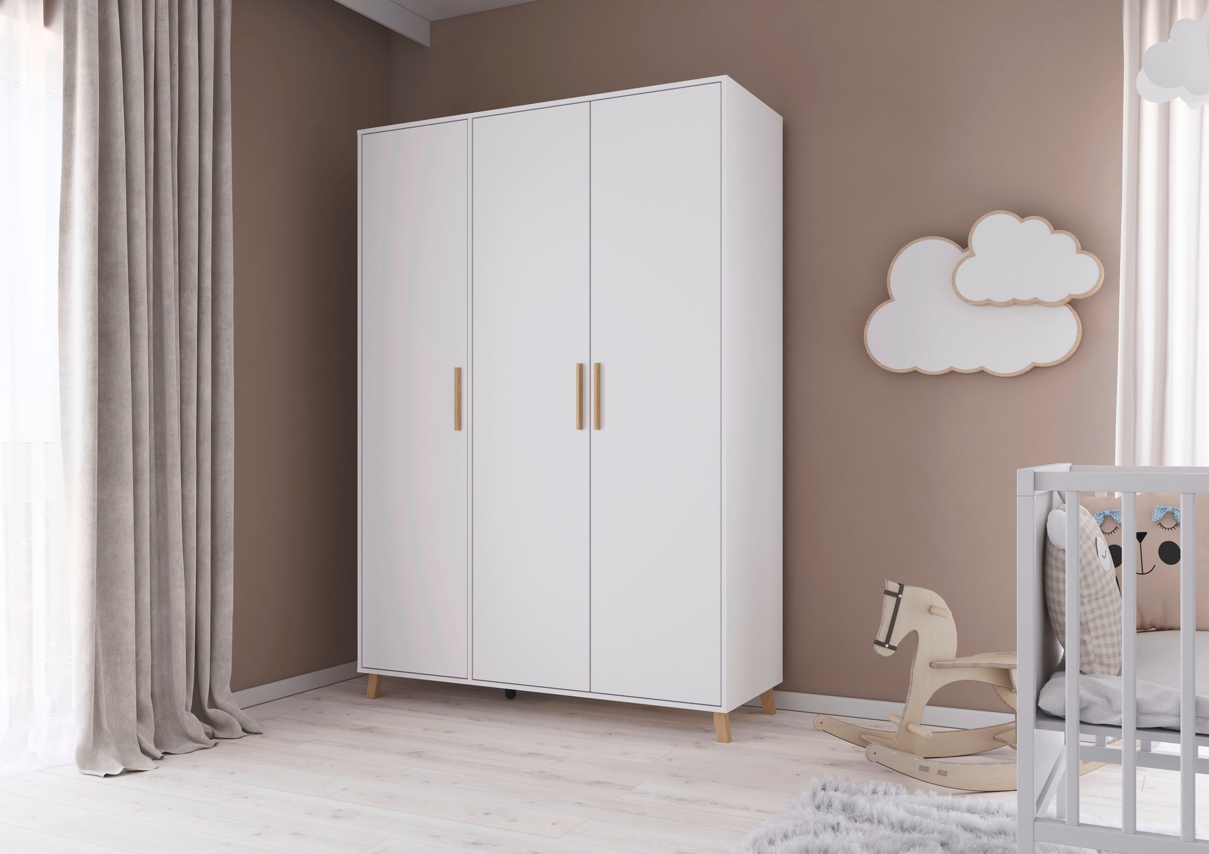 rauch Drehtürenschrank »Kleiderschrank Schrank Garderobe SHINJO Breiten 93/140/187 cm« in 3 verschiedenen Ausstattungen BASIC/CLASSIC/PREMIUM,  Griffe und Füsse aus Massivholz, viel Stauraum MADE IN GERMANY