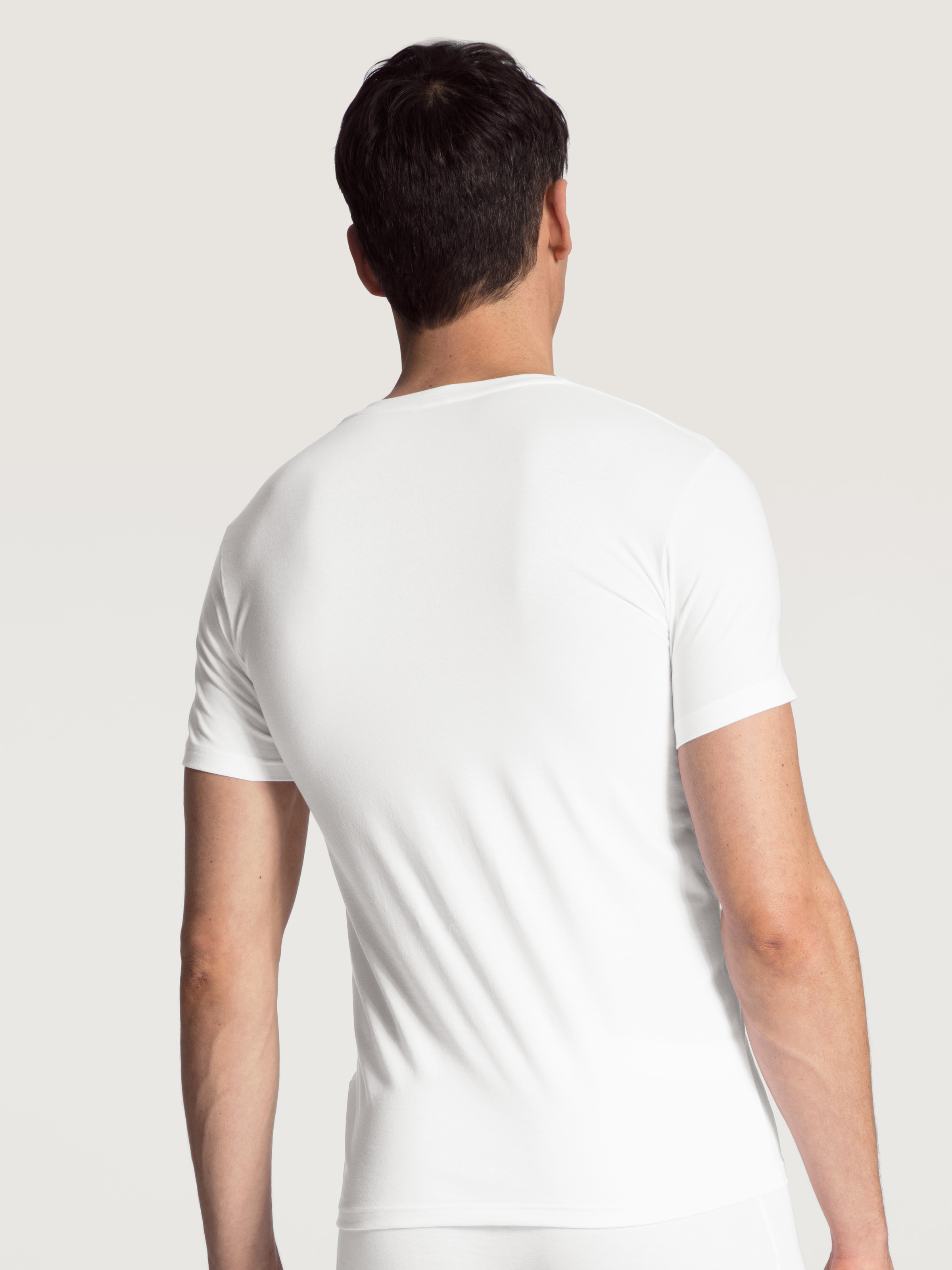 CALIDA V-Shirt »Evolution« mit tiefem V-Ausschnitt, Interlock-Qualität, Kurzarm, elastisch