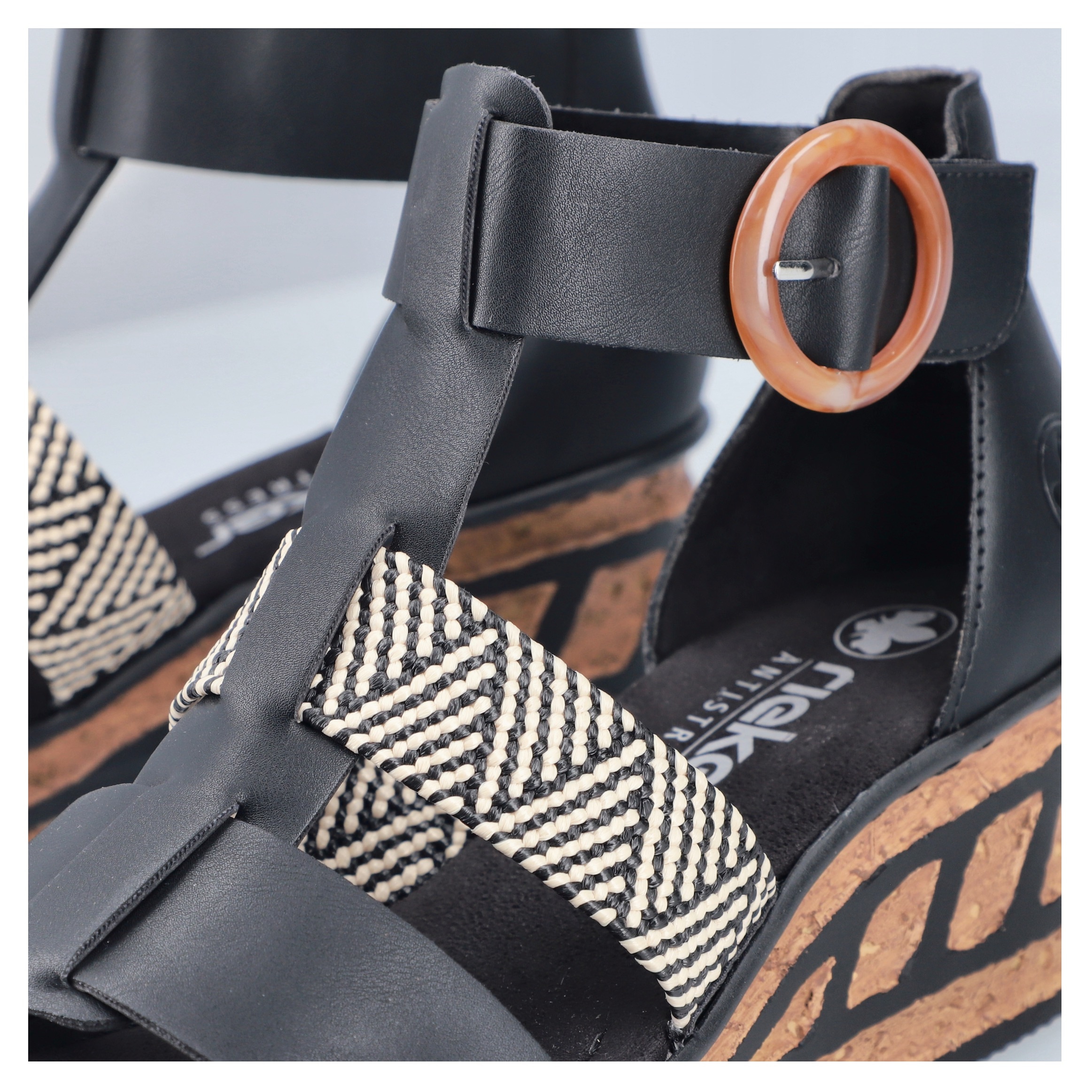 Rieker Keilsandalette  Sommerschuh, Plateausandalette, Sandale mit modischem 6 cm Keilabsatz